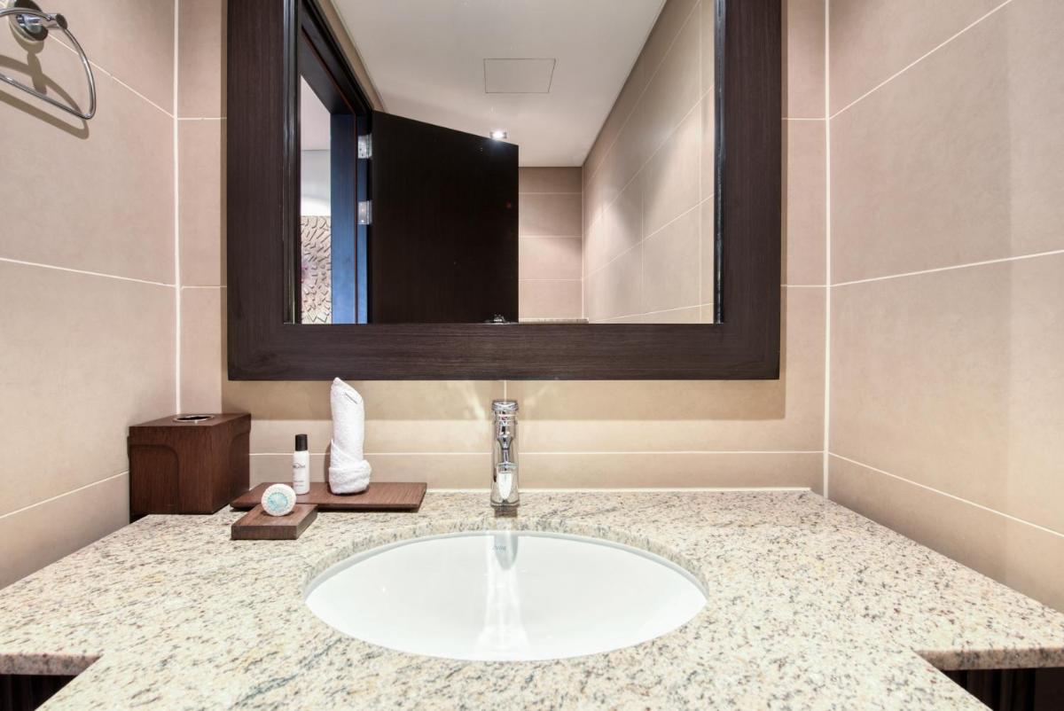 Stunning 2BR at Royal Amwaj Residences North Palm Jumeirah by Deluxe Holiday Homes