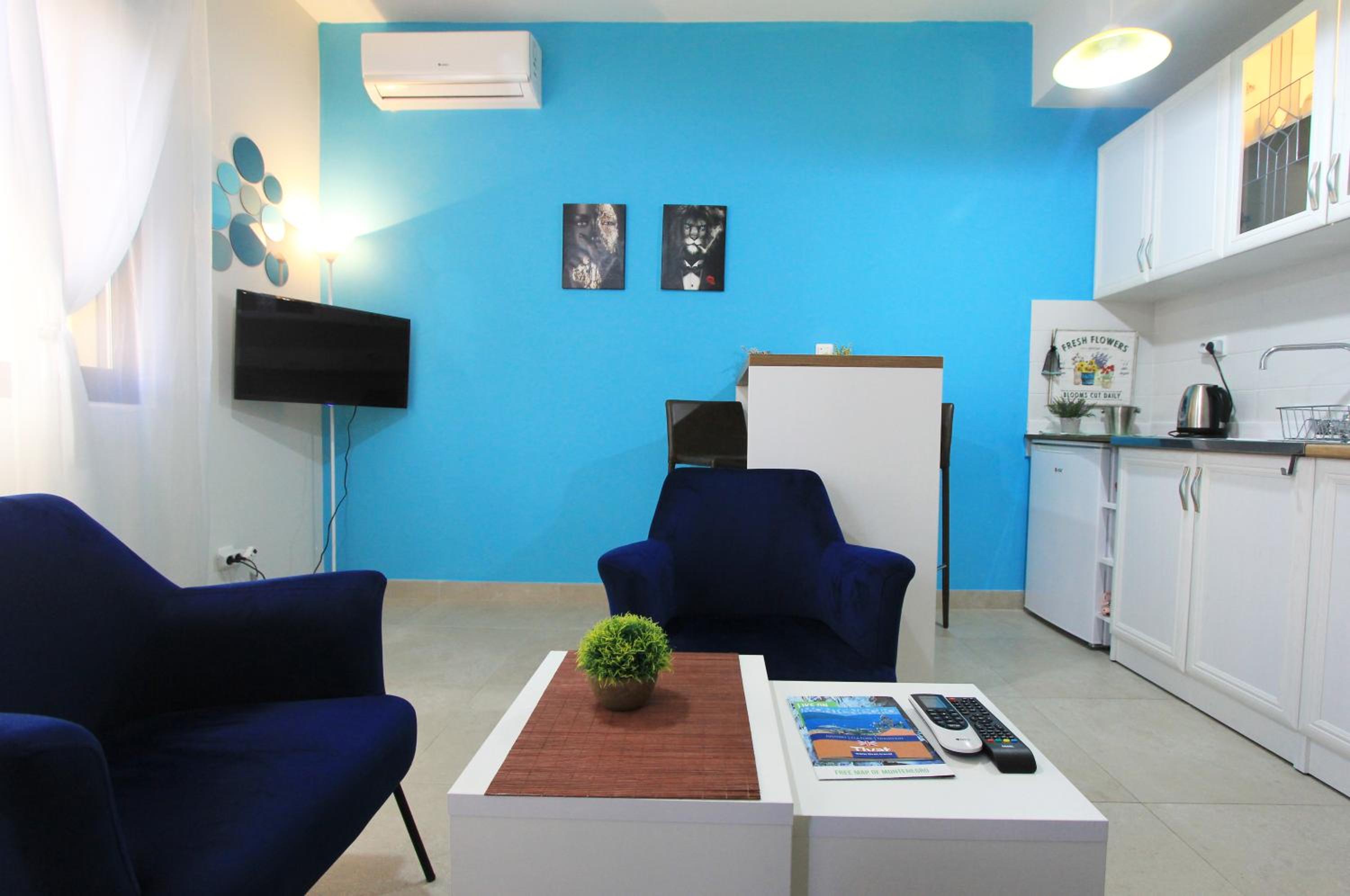 Cozy studio apartment in the center of Tivat view 3