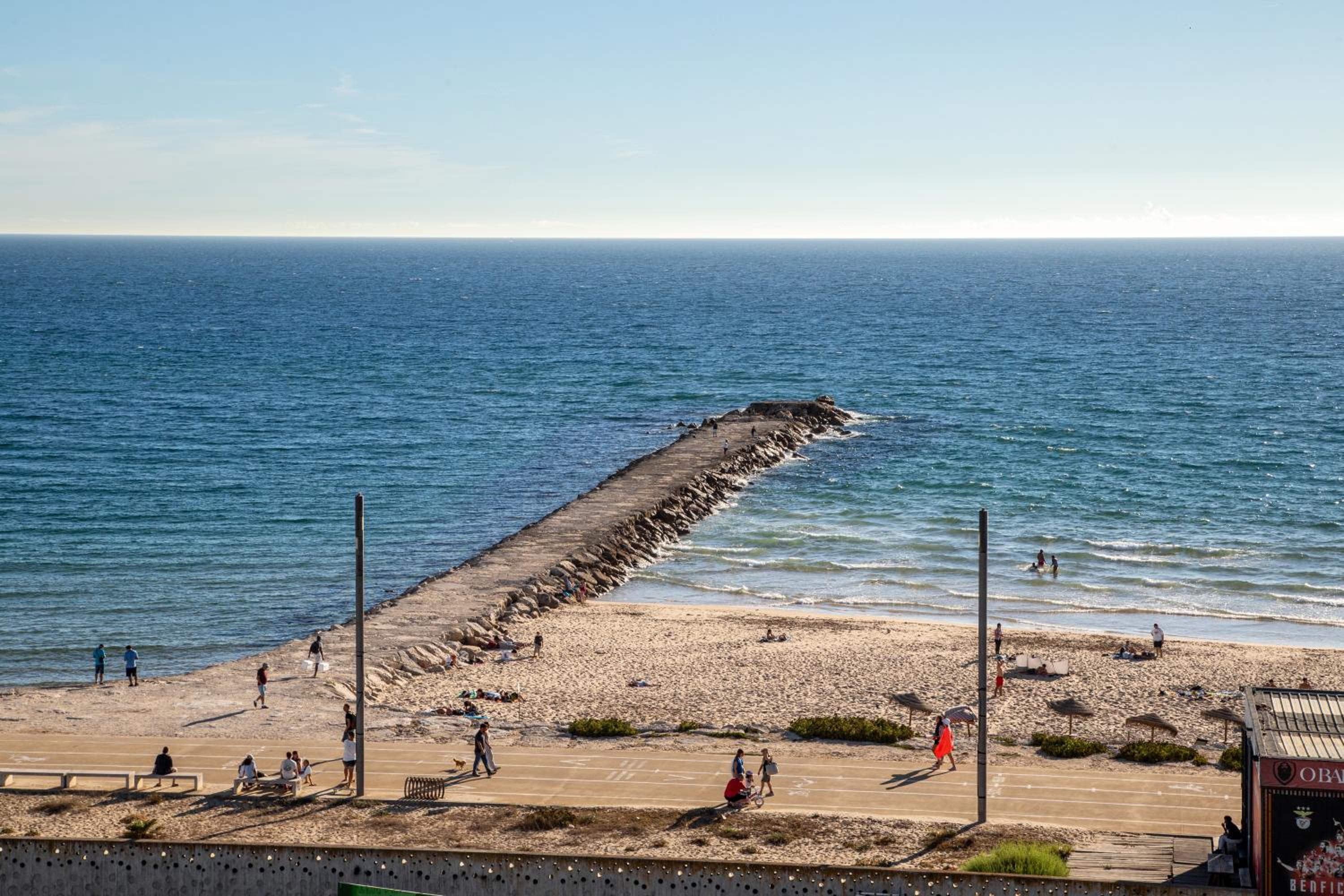 GuestReady - Deluxe home with terrace in Caparica view 3