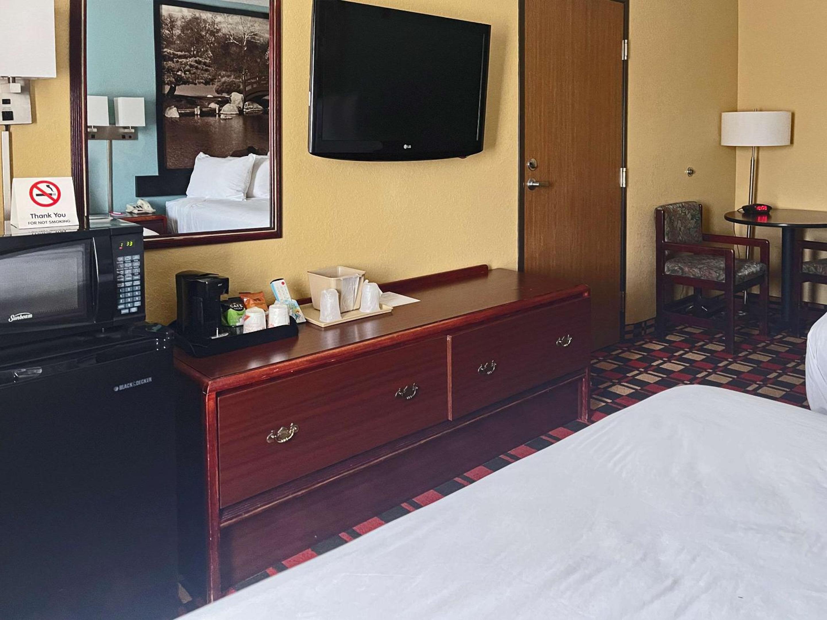 Econo Lodge Chillicothe view 5