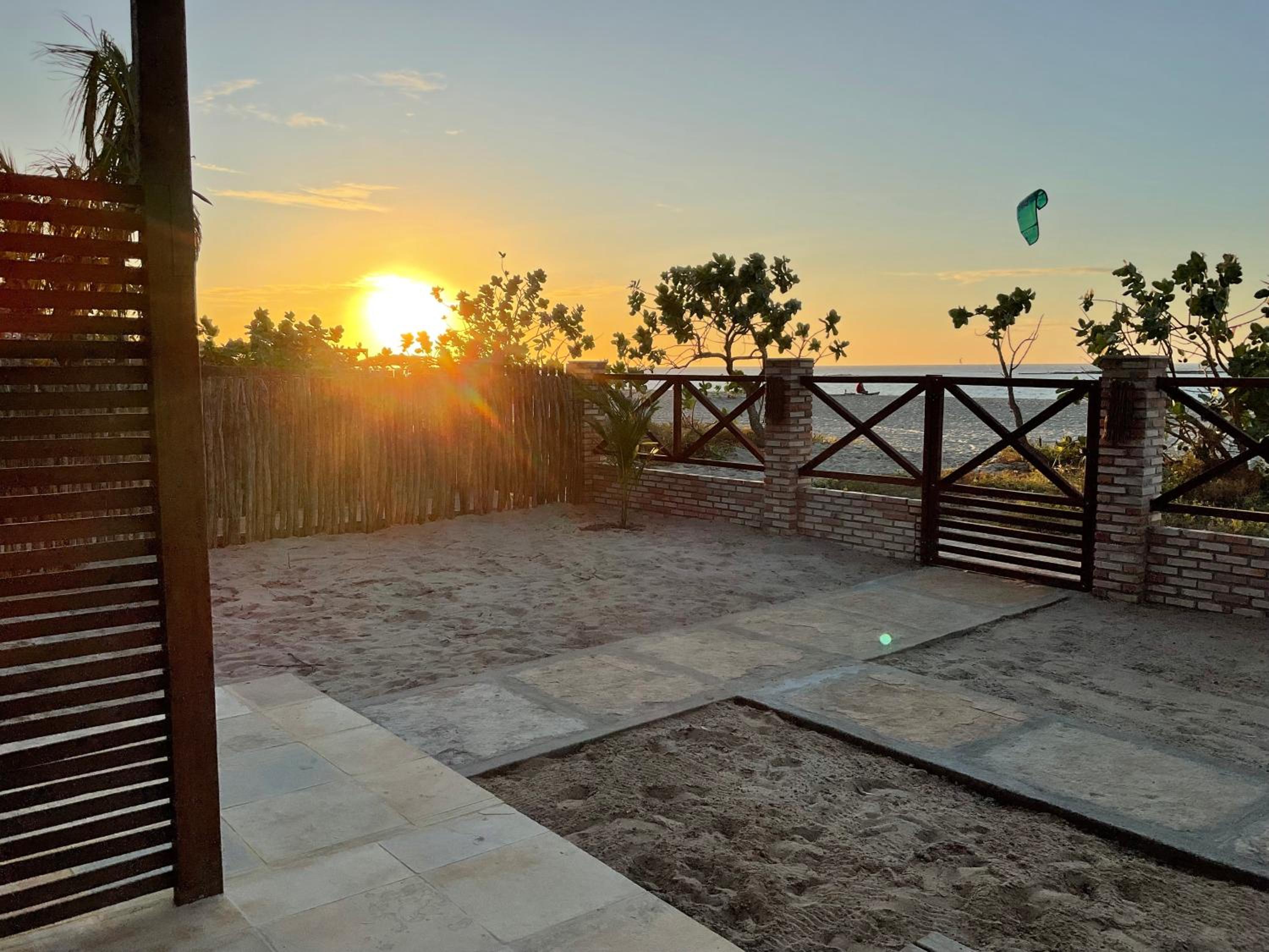 BEACH HOUSE - Suite 1 - NA PRAIA - BEACHFRONT