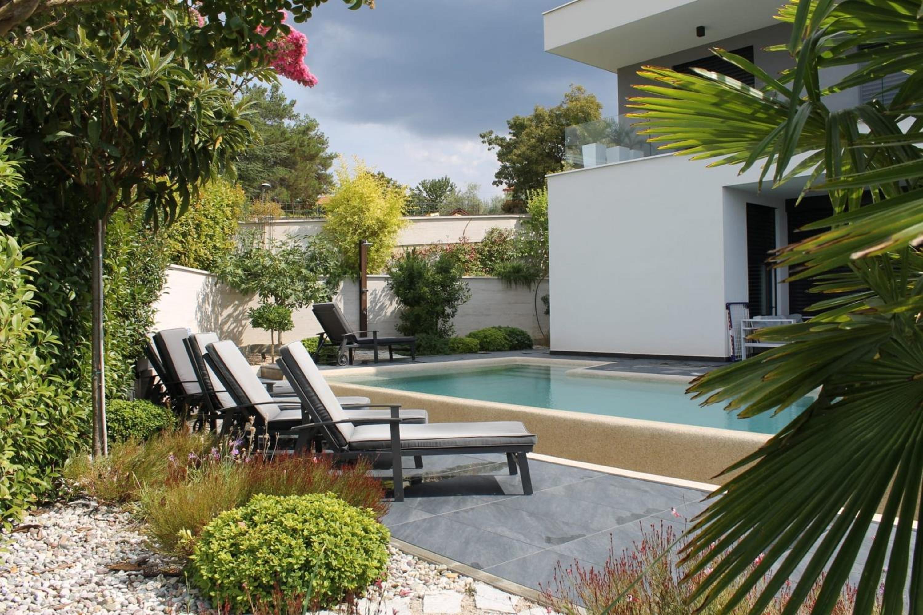 Luxury Villa Ane view 5