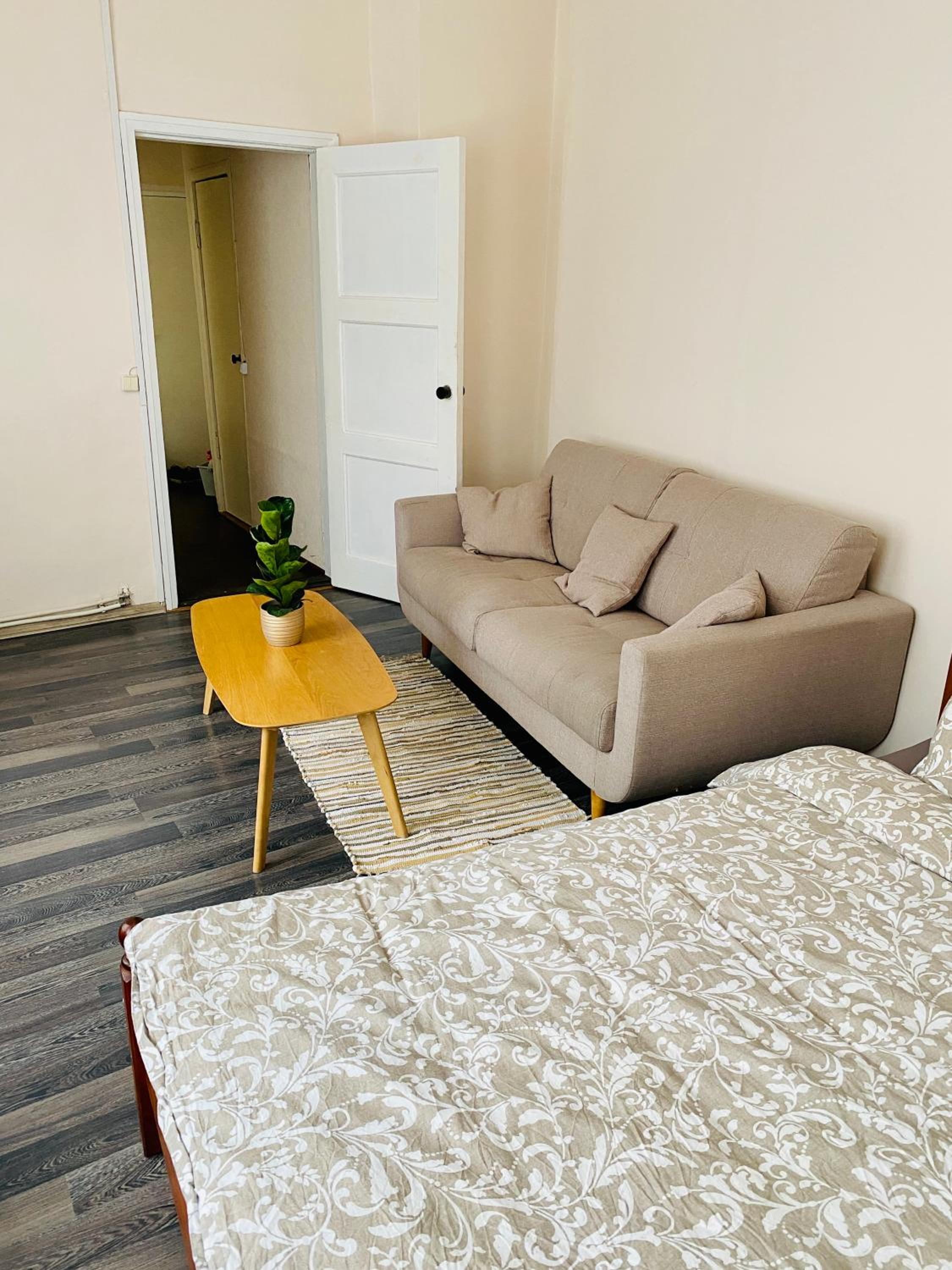1 Bedroom Apartment near Kadriorg Swan Pond