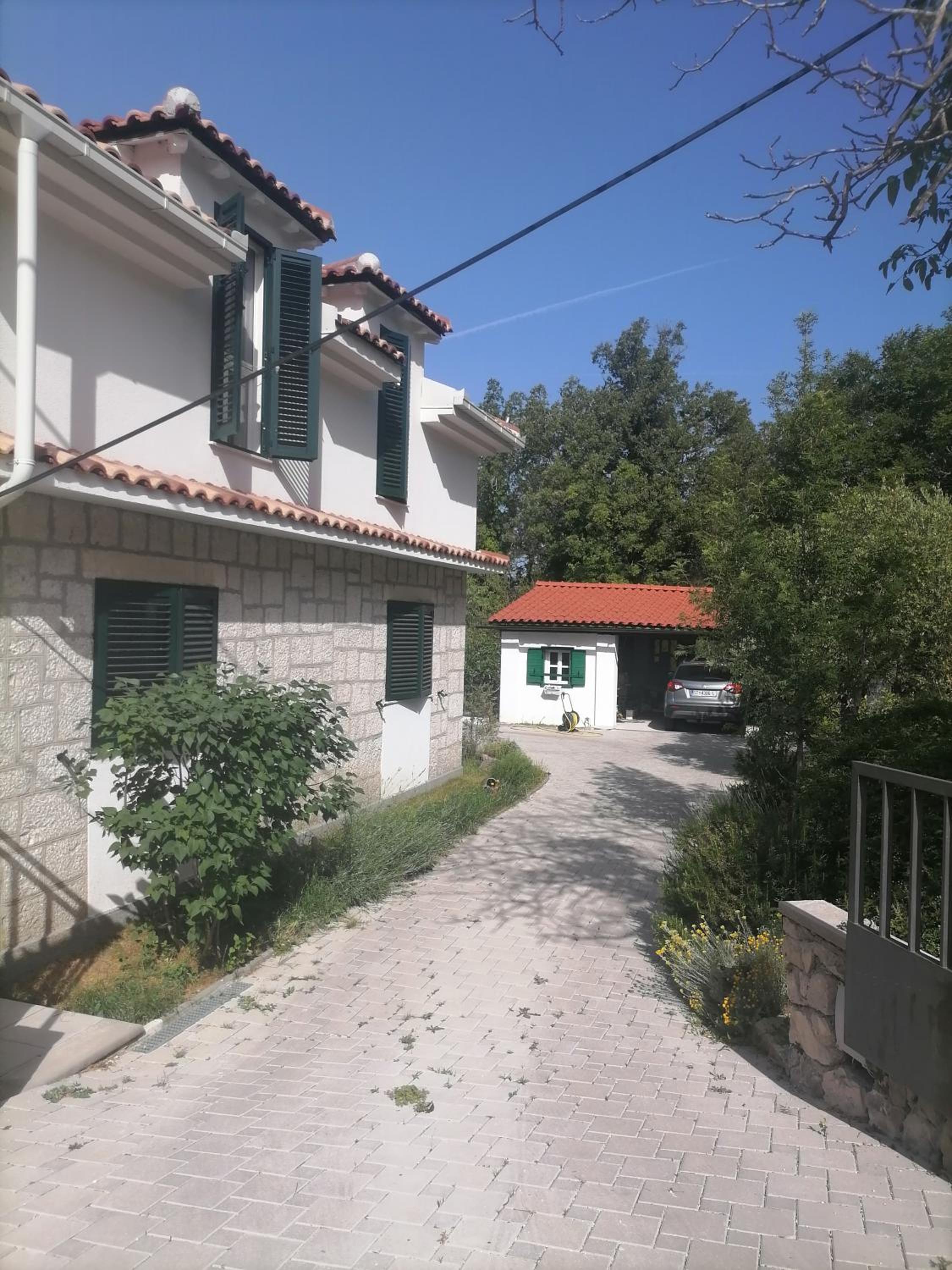Ala da-apartman sa bazenom
