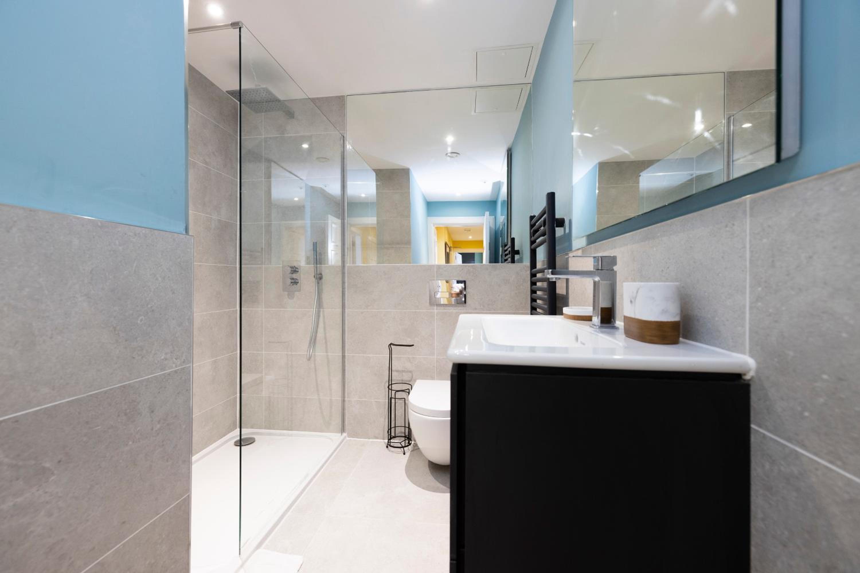 JOIVY Inviting Flat at the Heart of Edinburgh view 5