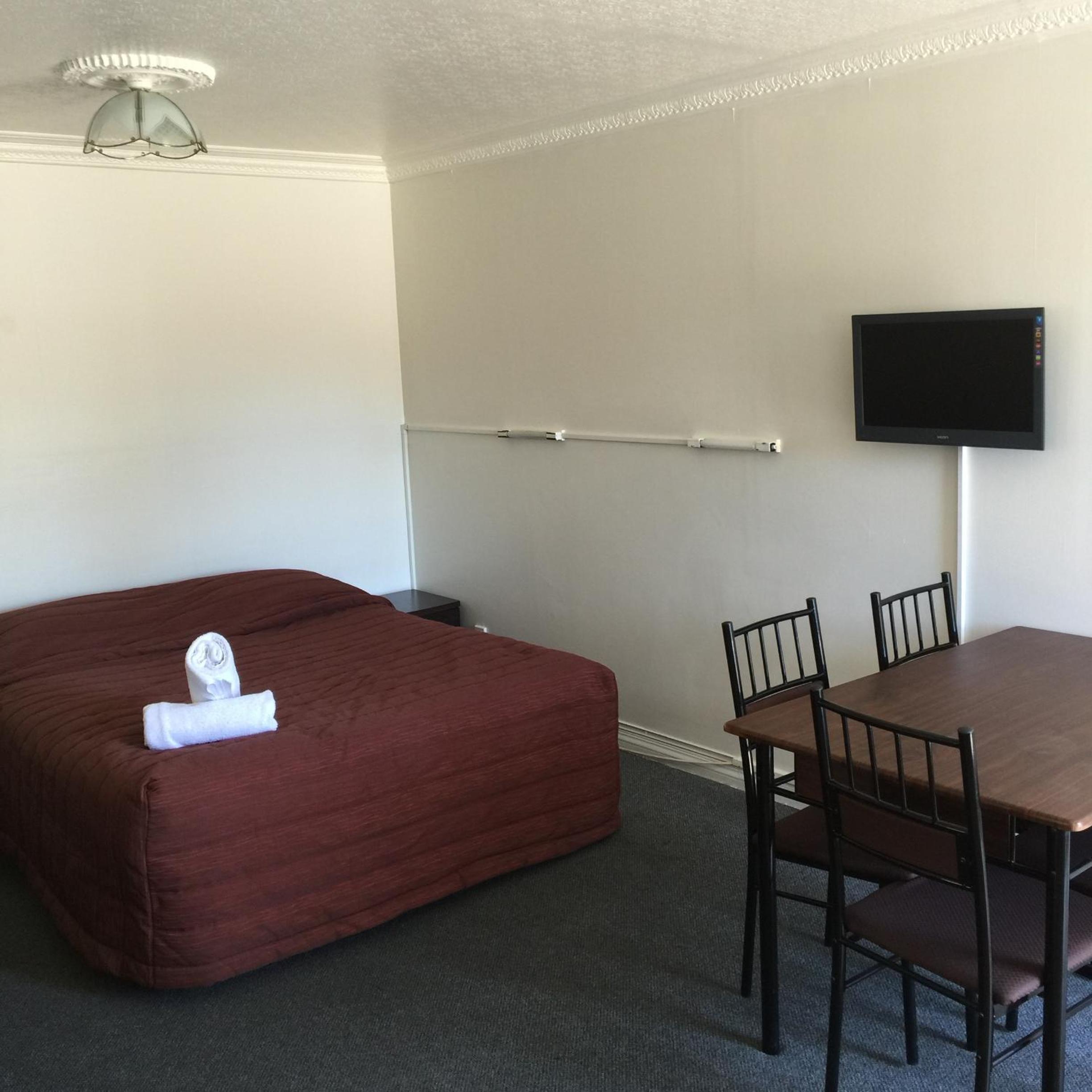 Ferry Motel