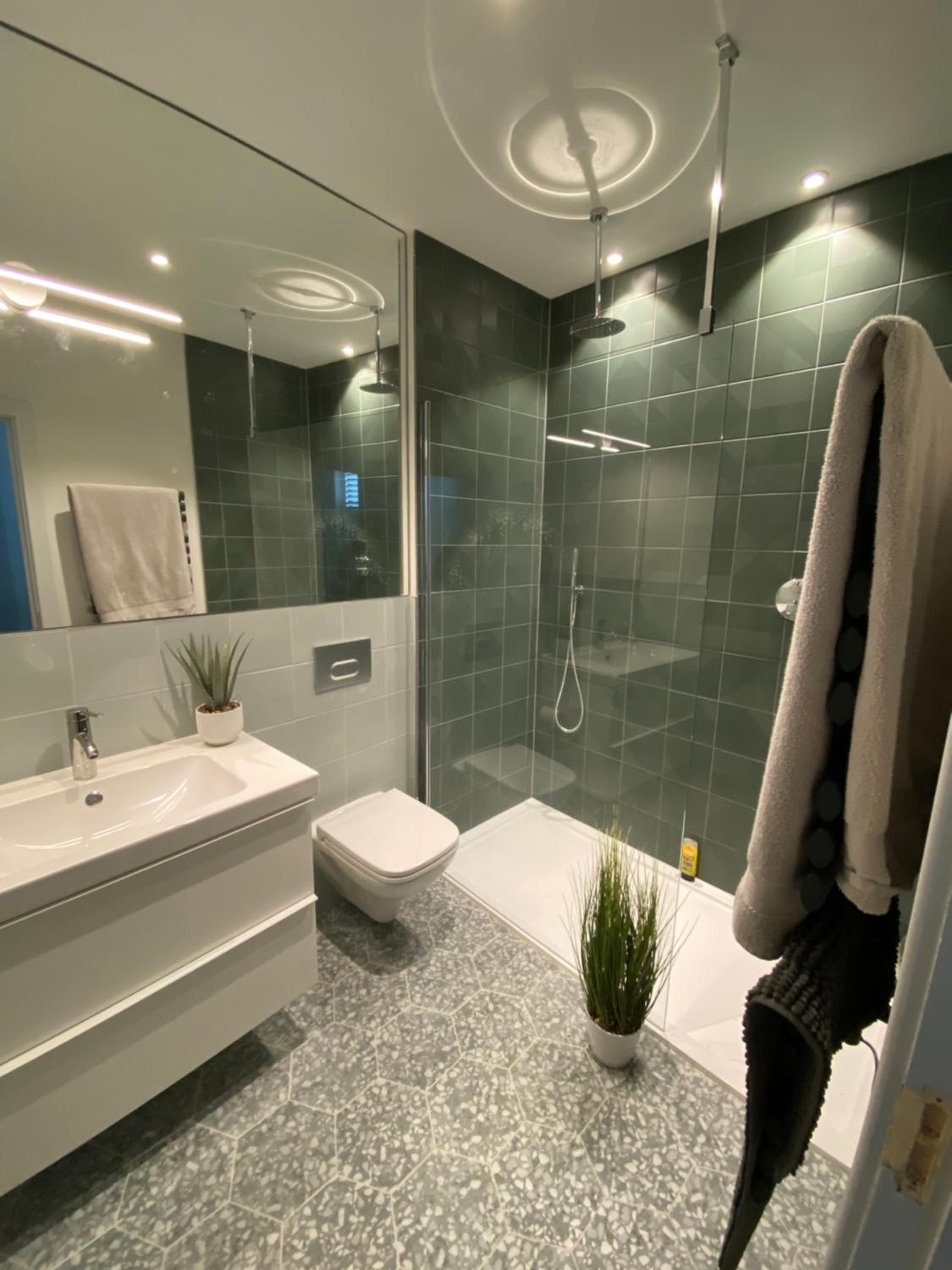 May Road, stylish townhouse view 5