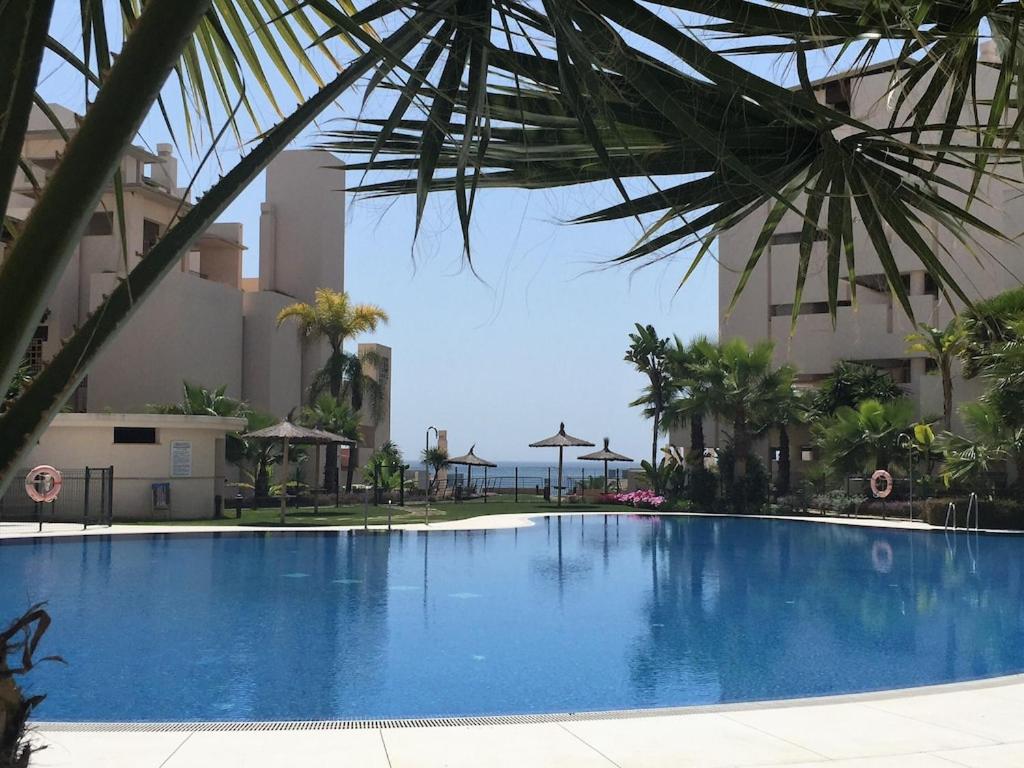 Apartment 4p Beach 3 Pools Top Location Garden SPA Parking Shops view 2