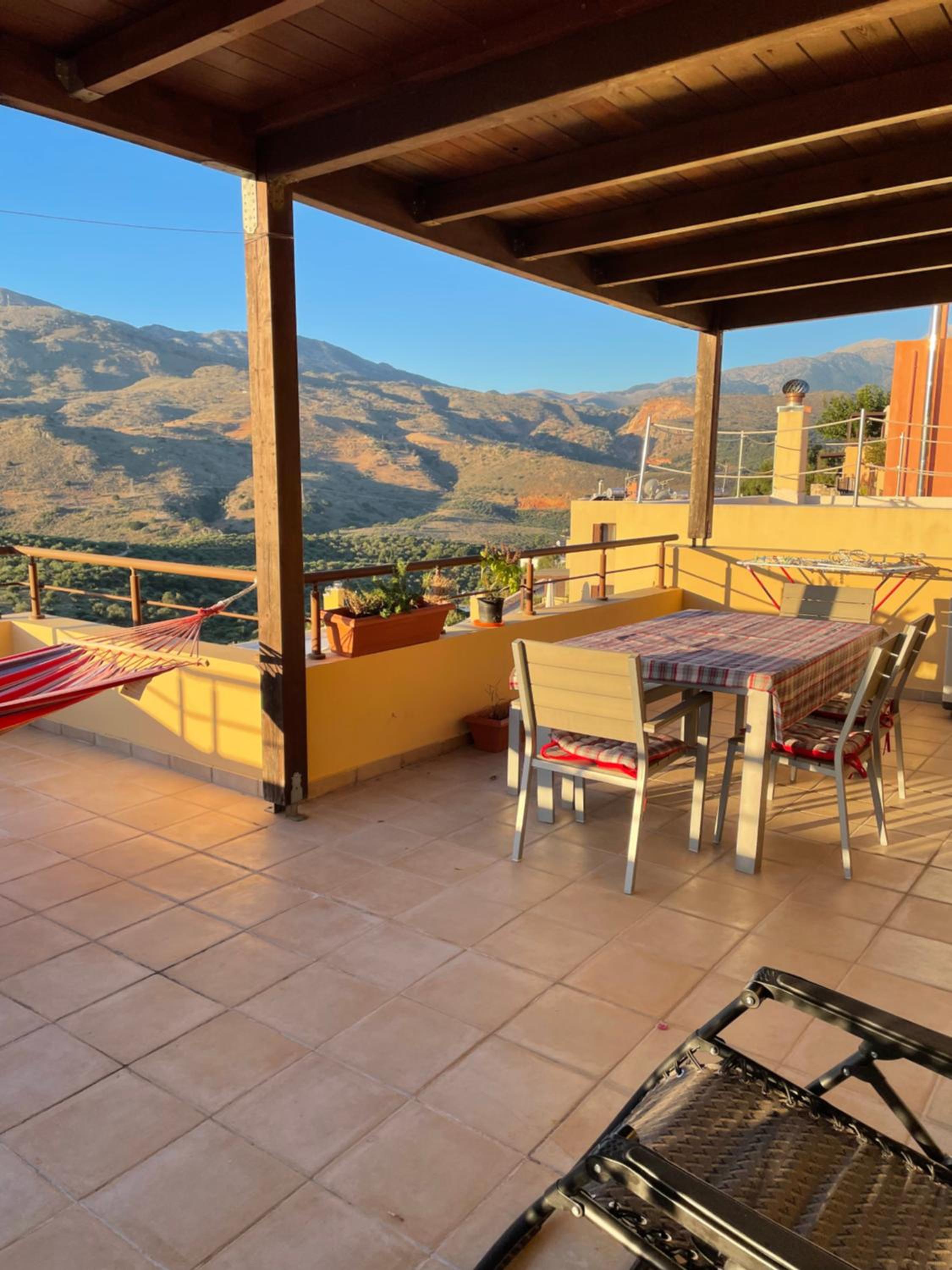 Plum Tree apartment with panoramic views view 5