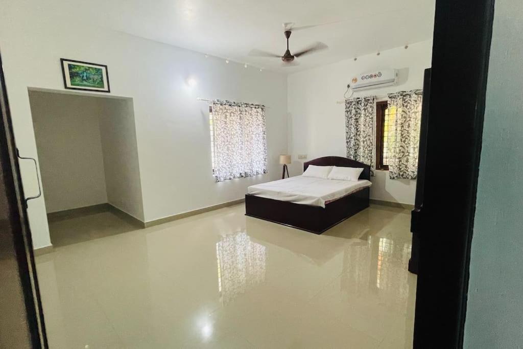 KARIYIL KAYALORAM HOMESTAY view 4