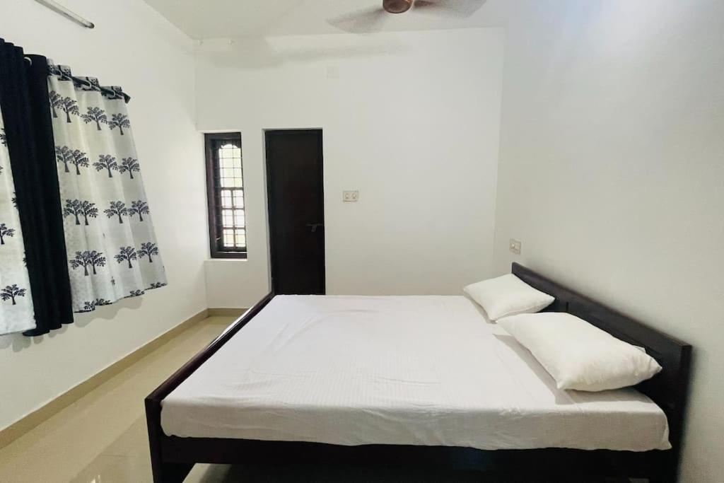 KARIYIL KAYALORAM HOMESTAY view 3