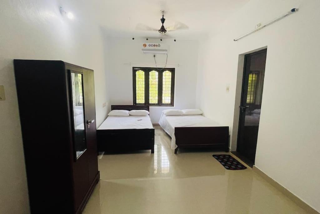 KARIYIL KAYALORAM HOMESTAY view 2