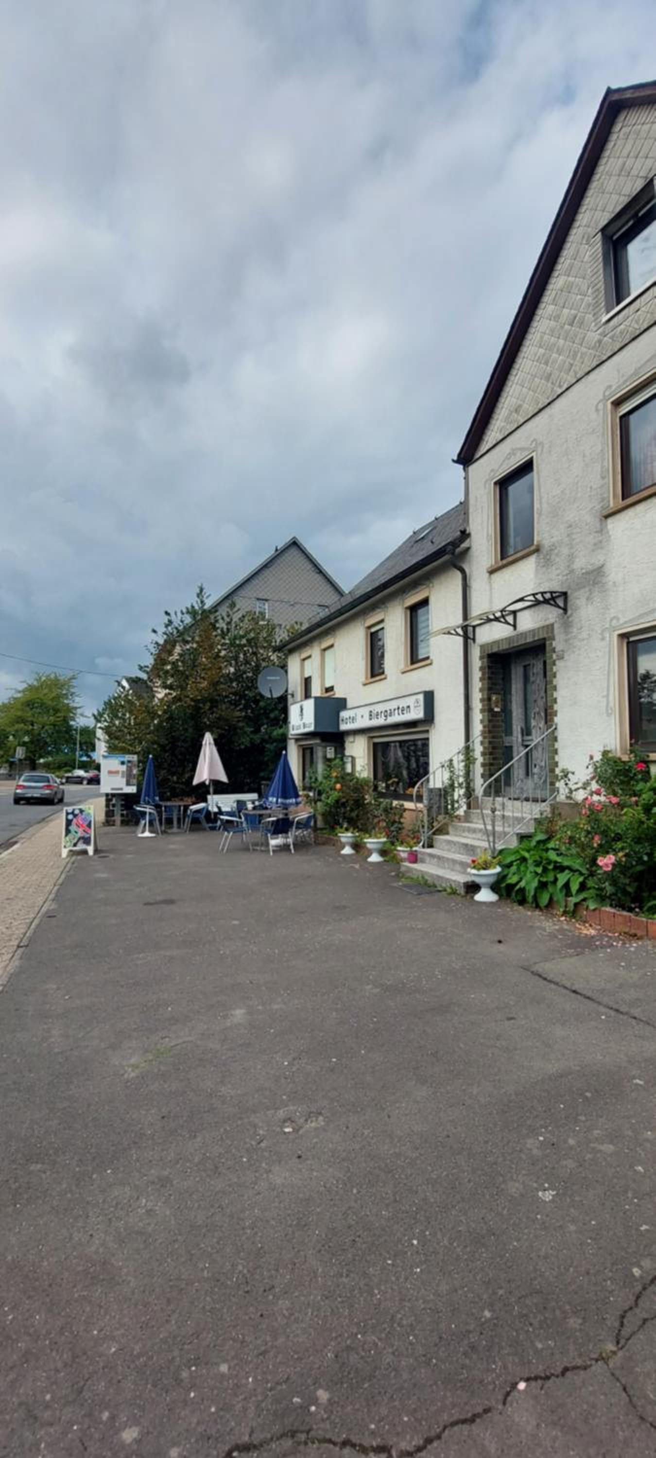 Black Bear Bikers Pub-Hotel