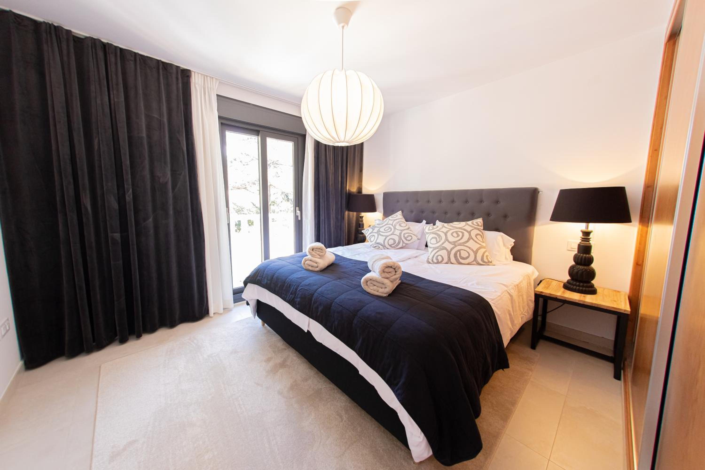 CHARMING townhouse/5BEDRS/front beach/PRIVATE POOL