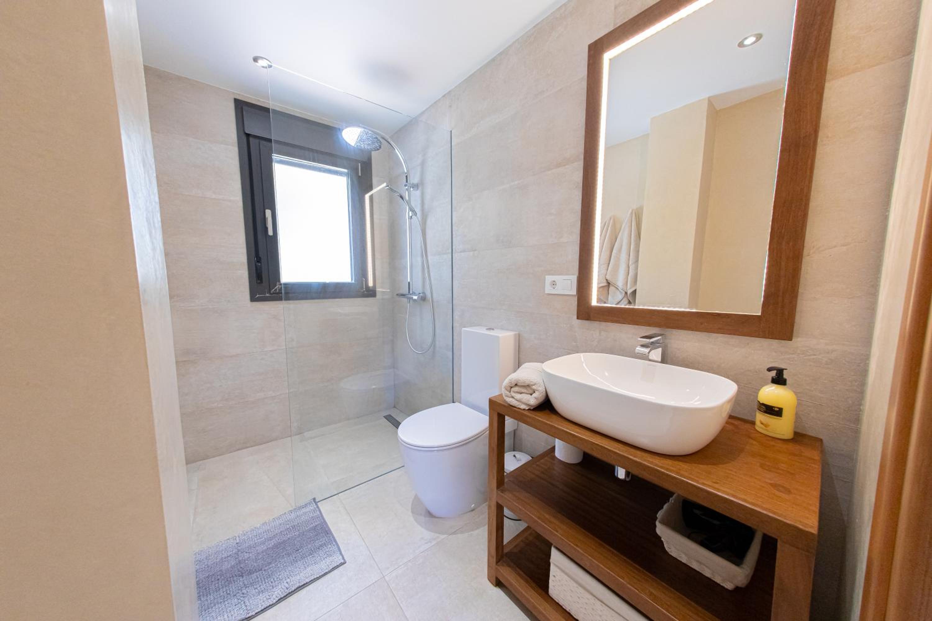 CHARMING townhouse/5BEDRS/front beach/PRIVATE POOL