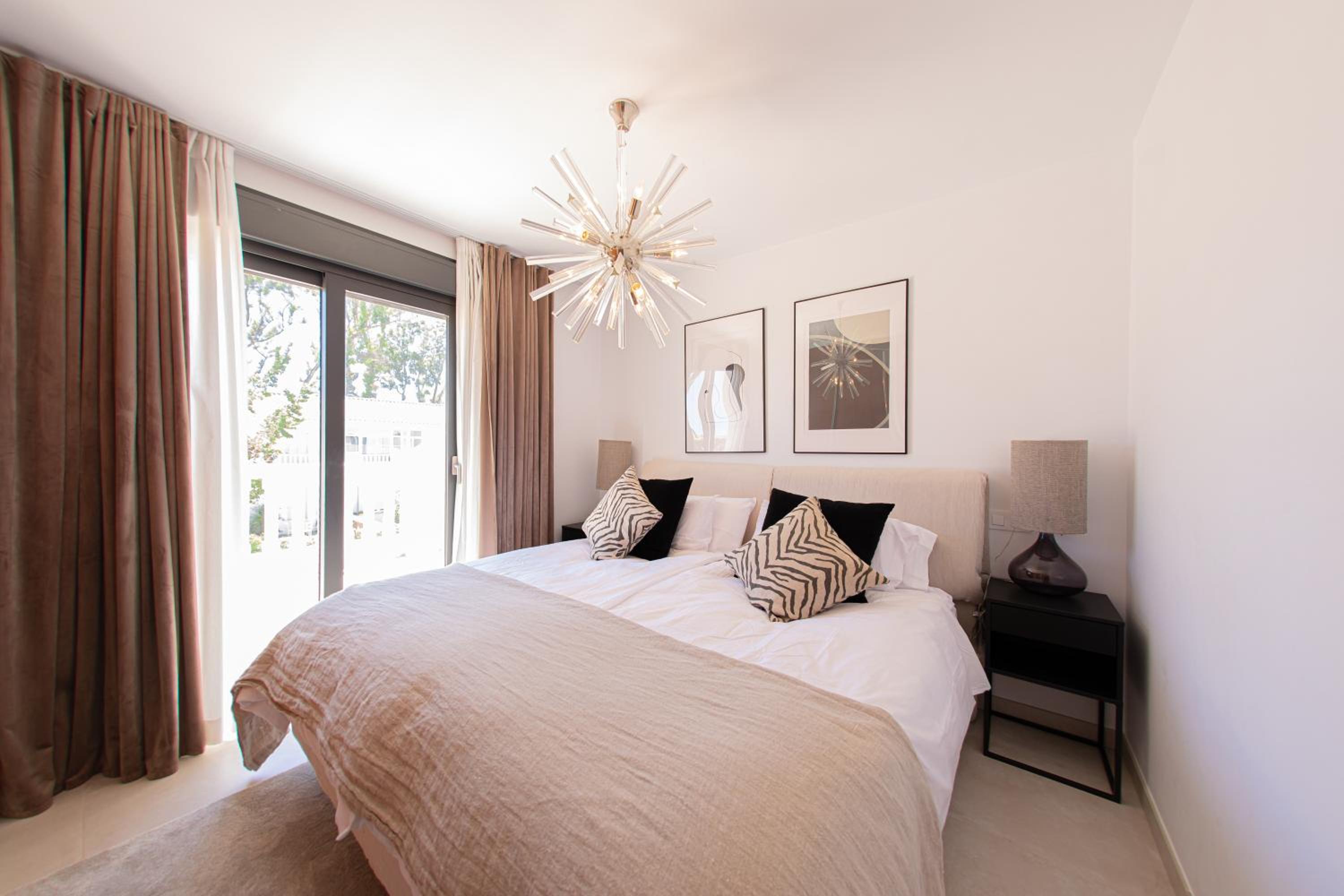 CHARMING townhouse/5BEDRS/front beach/PRIVATE POOL