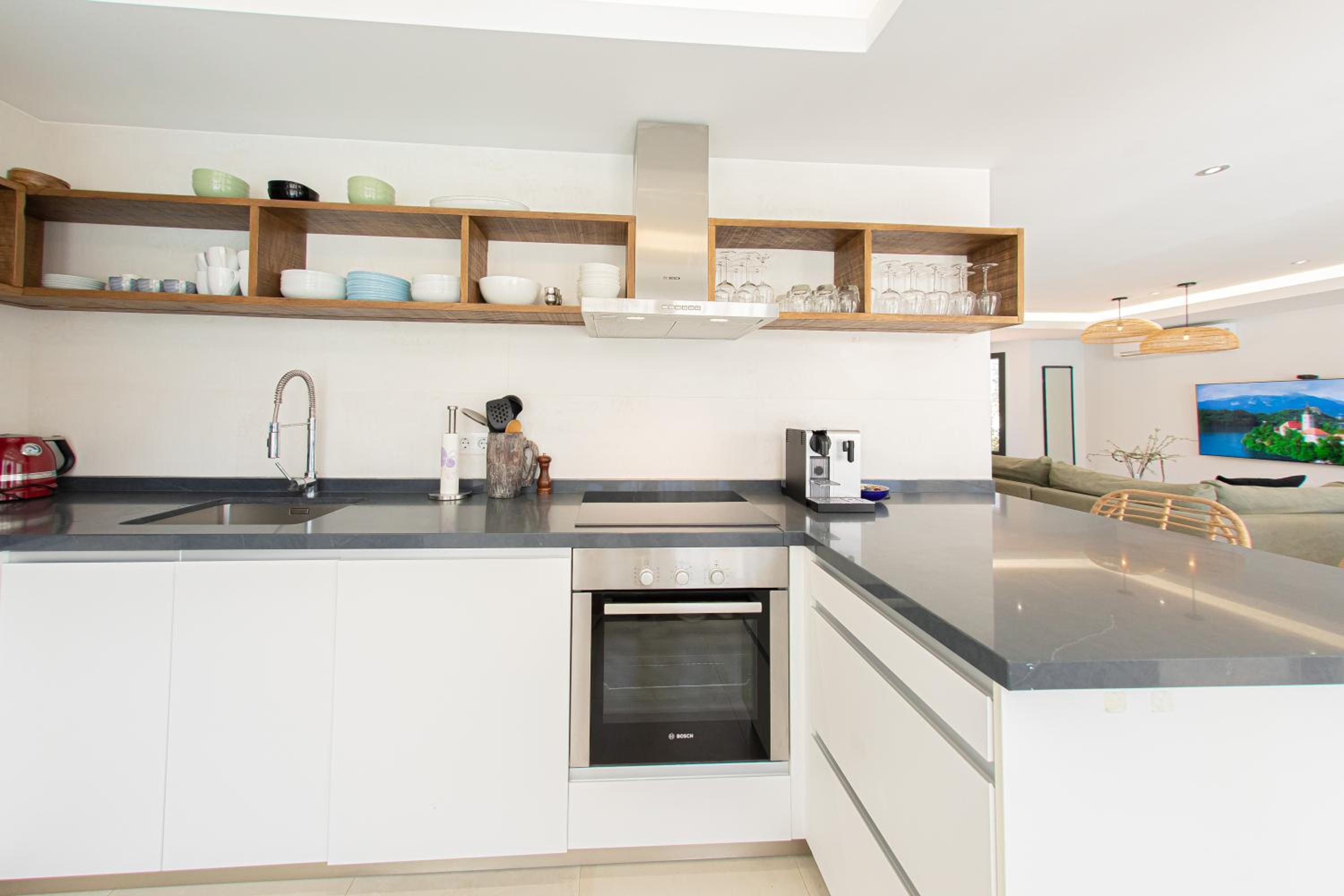 CHARMING townhouse/5BEDRS/front beach/PRIVATE POOL