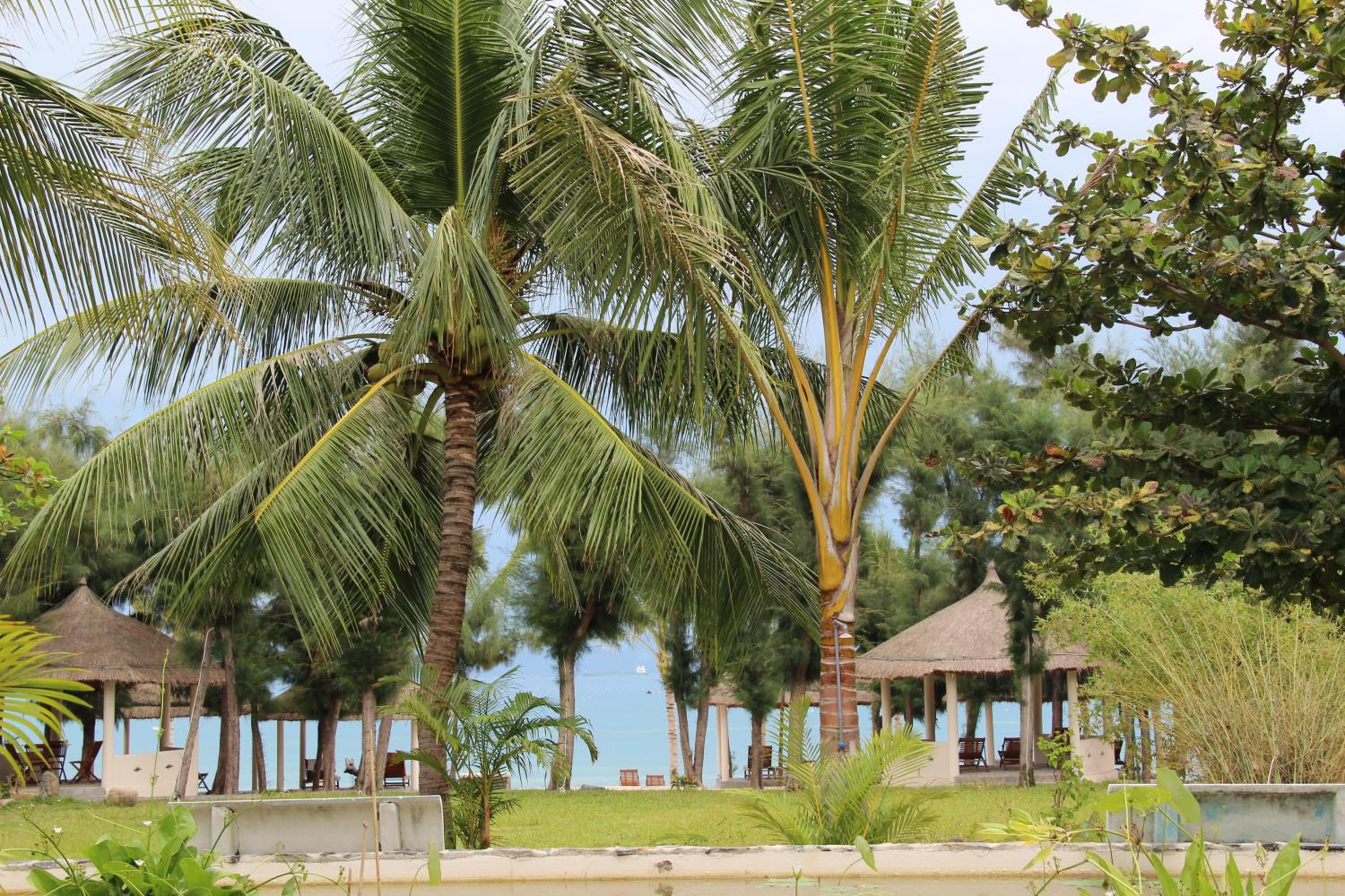 GM Doc Let Beach Resort & Spa