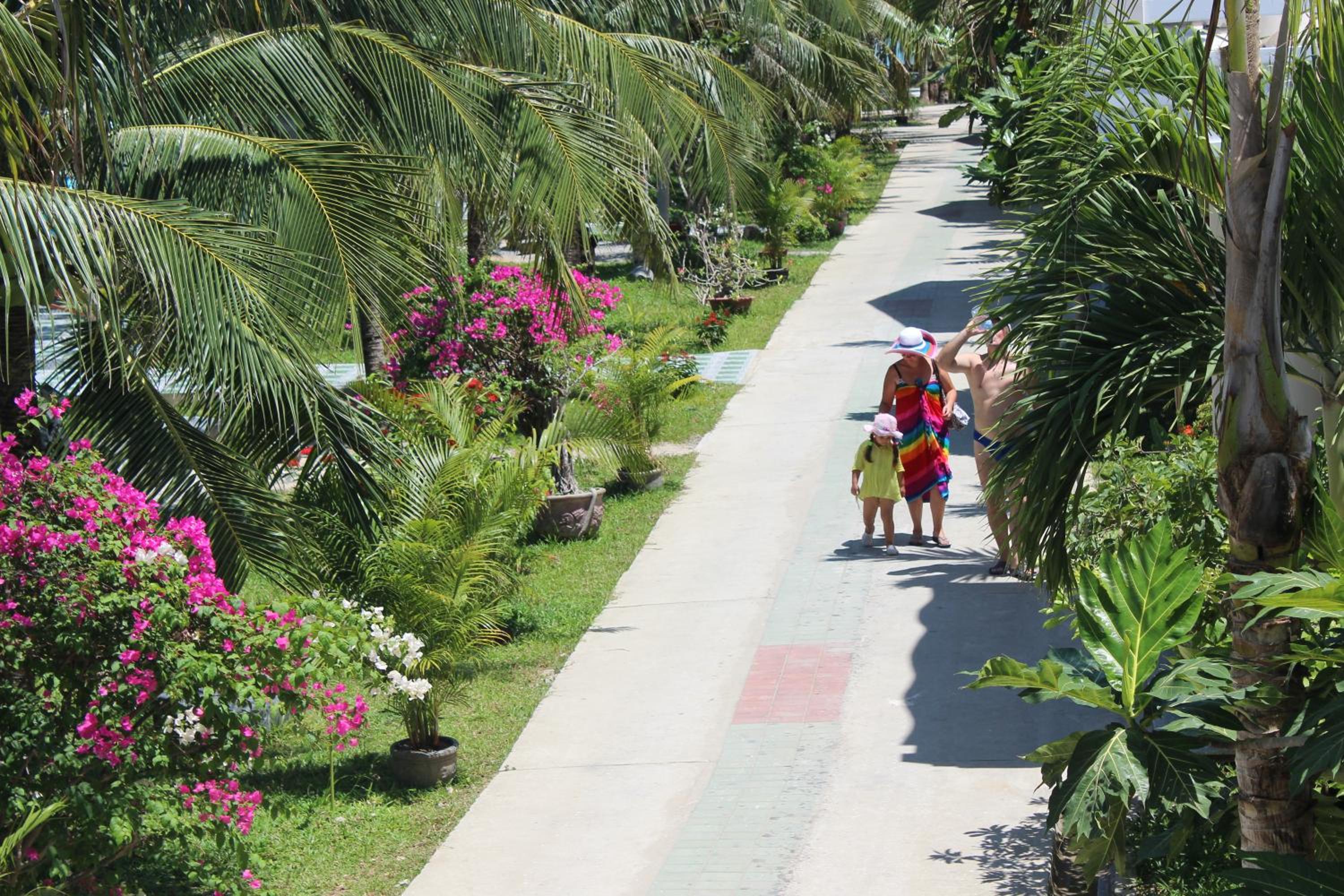 GM Doc Let Beach Resort & Spa