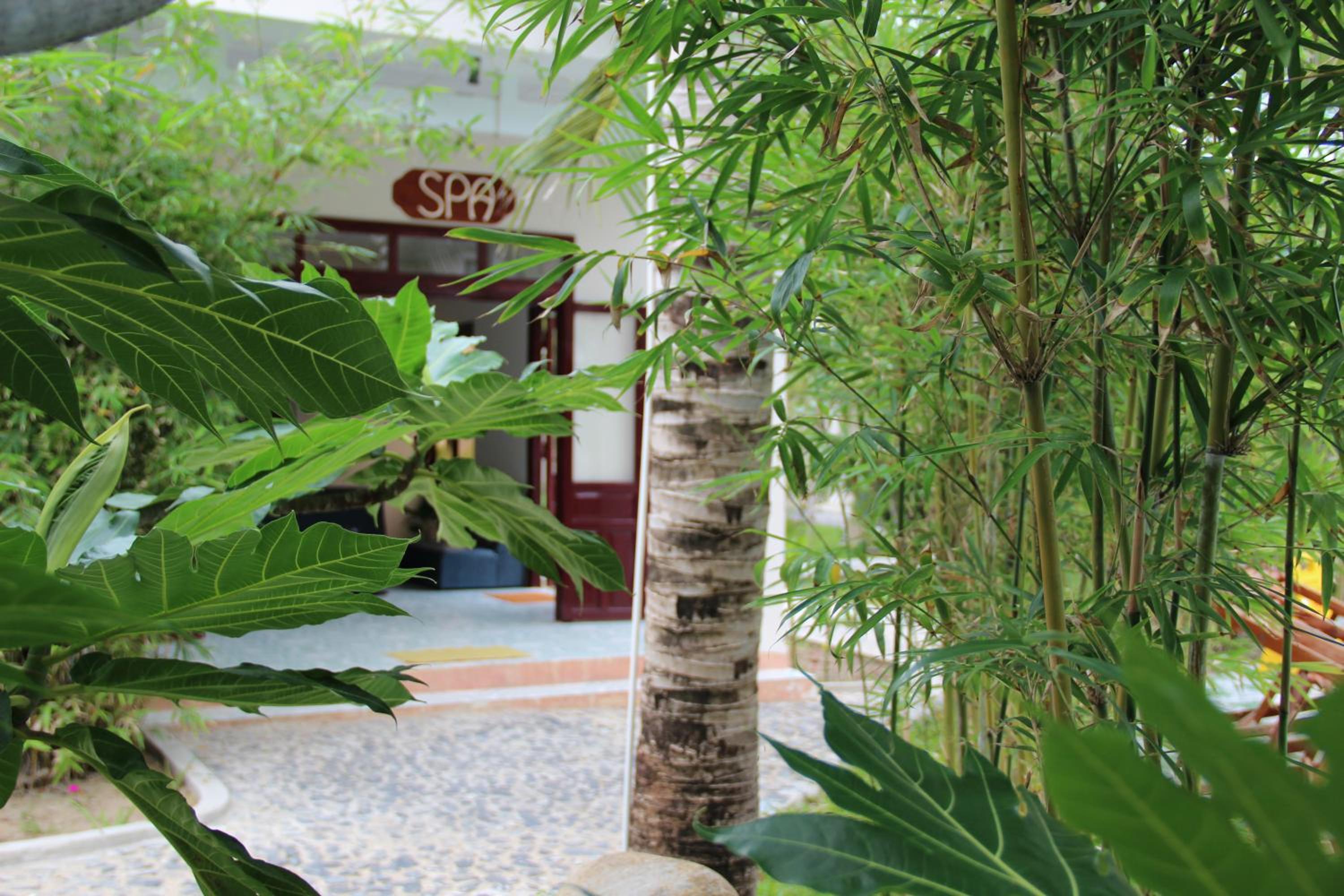 GM Doc Let Beach Resort & Spa