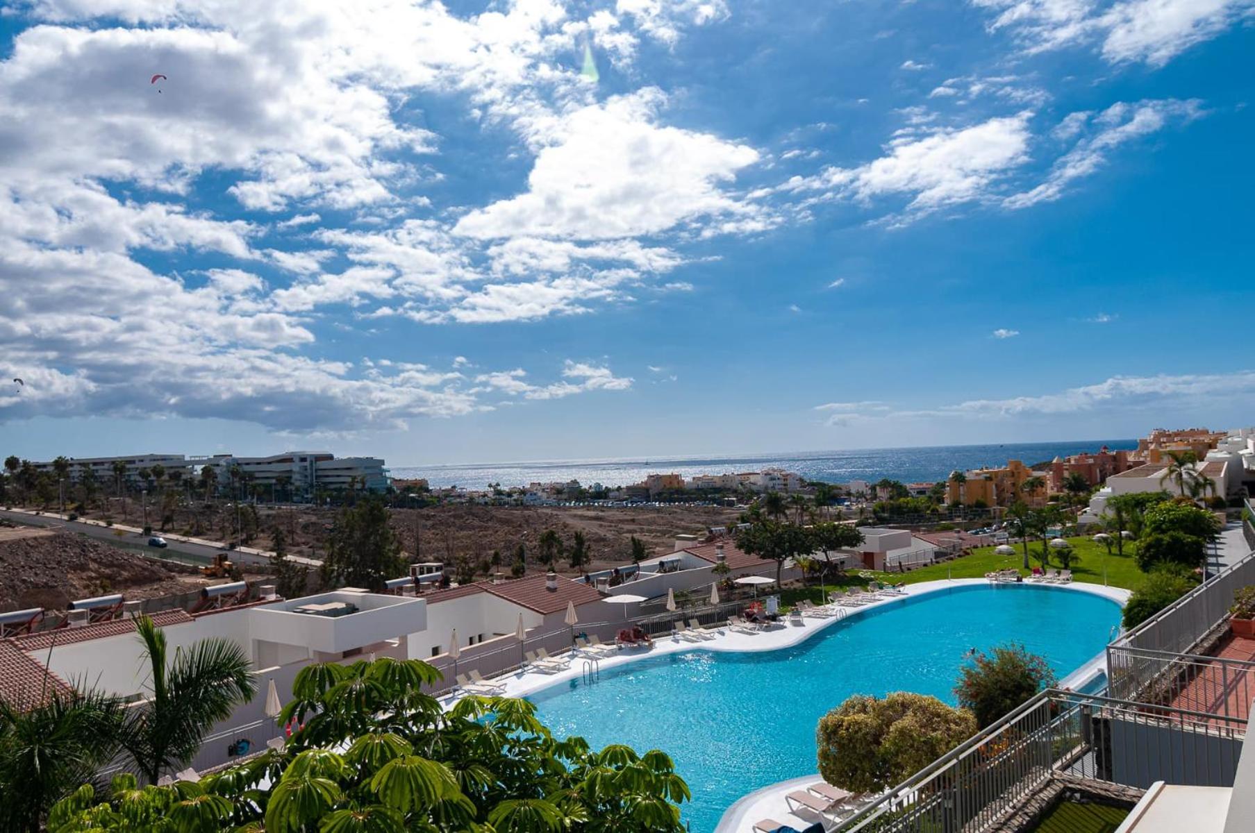 Magnolia Luxury Apartment by AltamarHomes