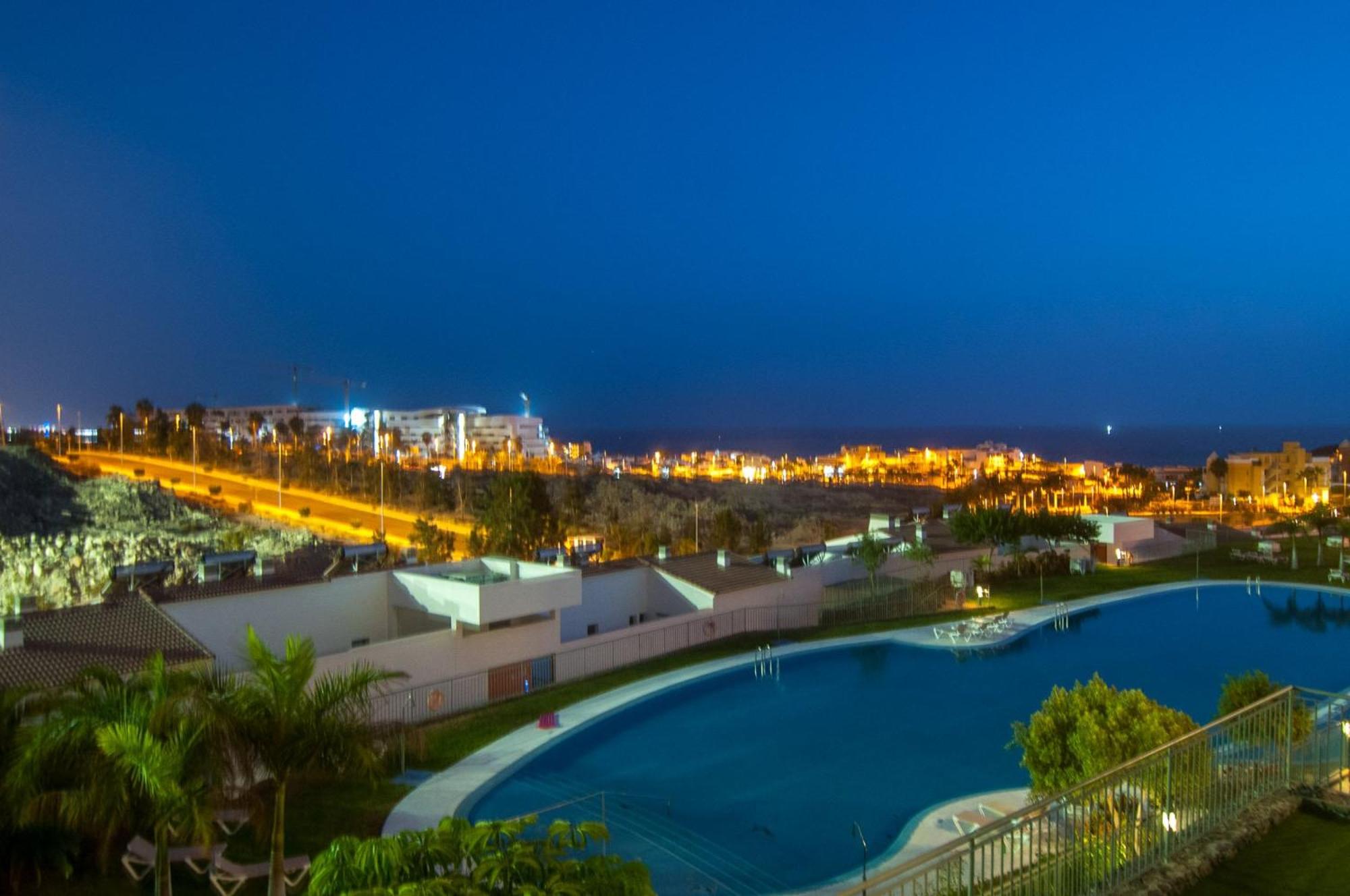Magnolia Luxury Apartment by AltamarHomes