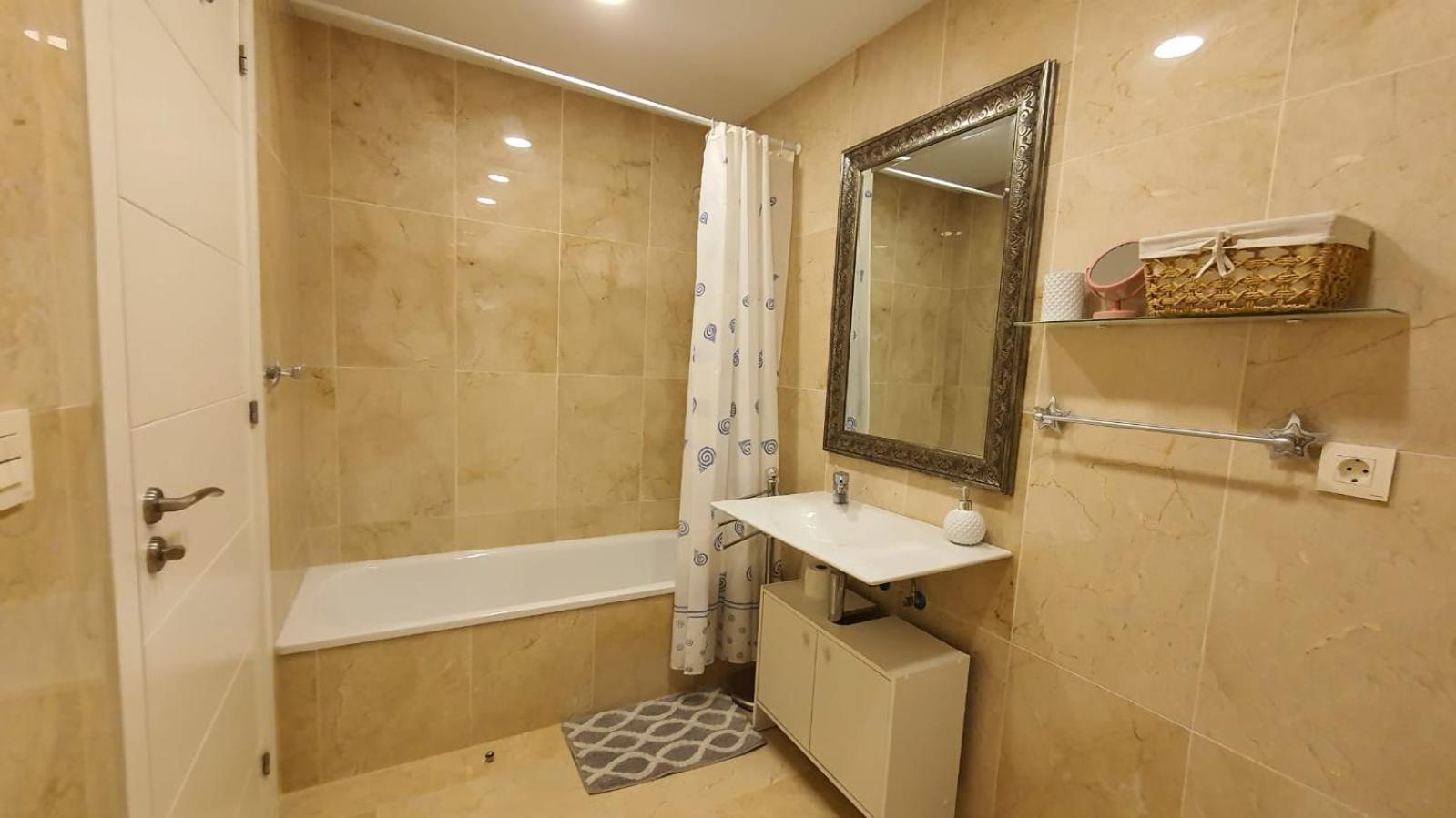 Magnolia Luxury Apartment by AltamarHomes