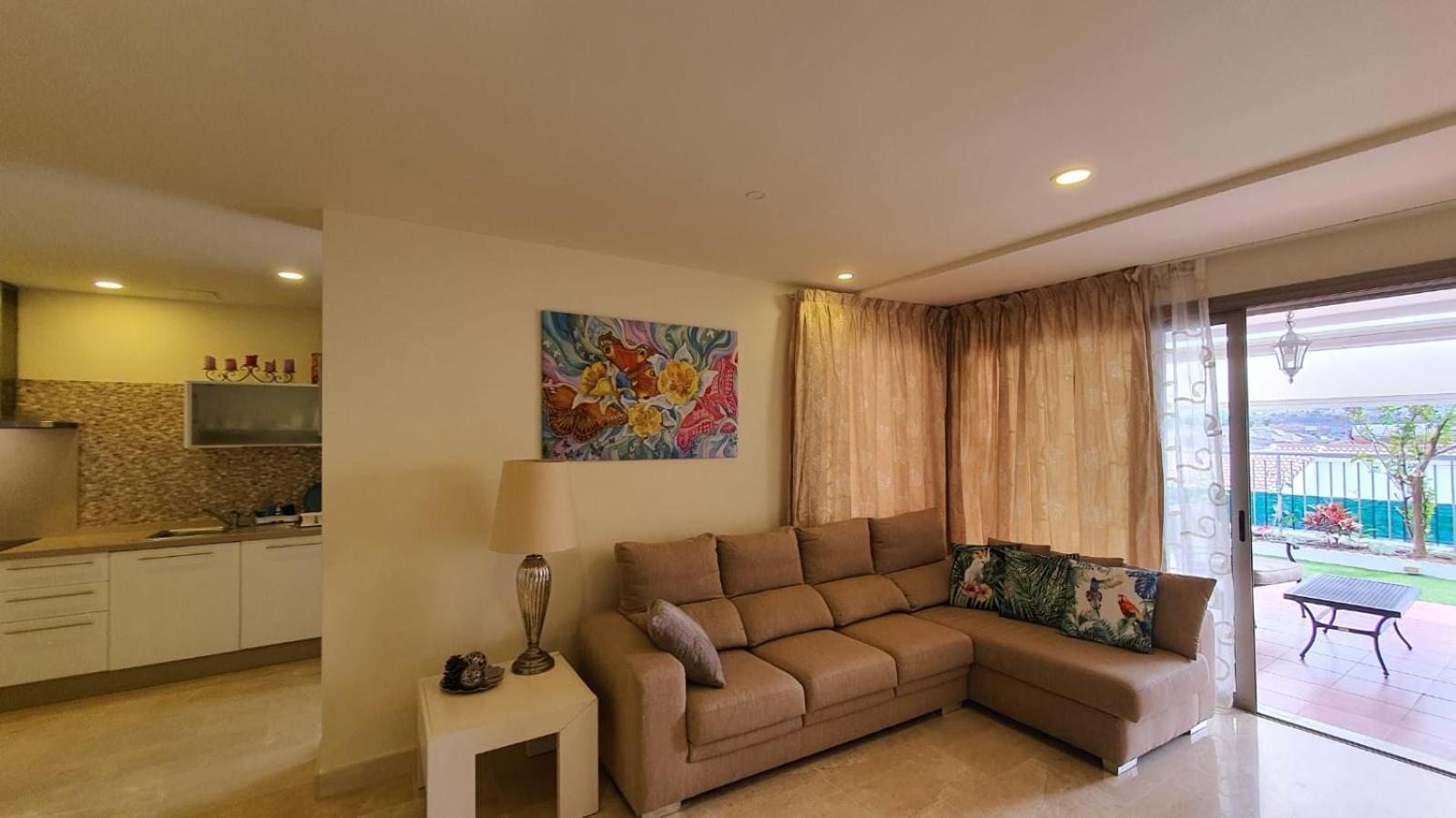Magnolia Luxury Apartment by AltamarHomes