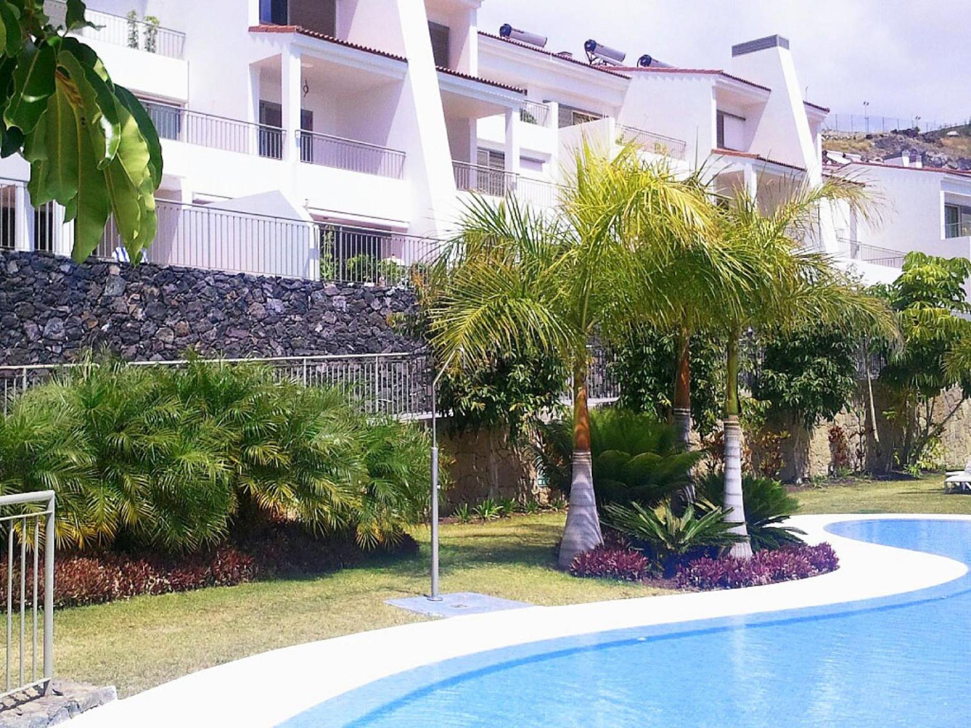 Magnolia Luxury Apartment by AltamarHomes