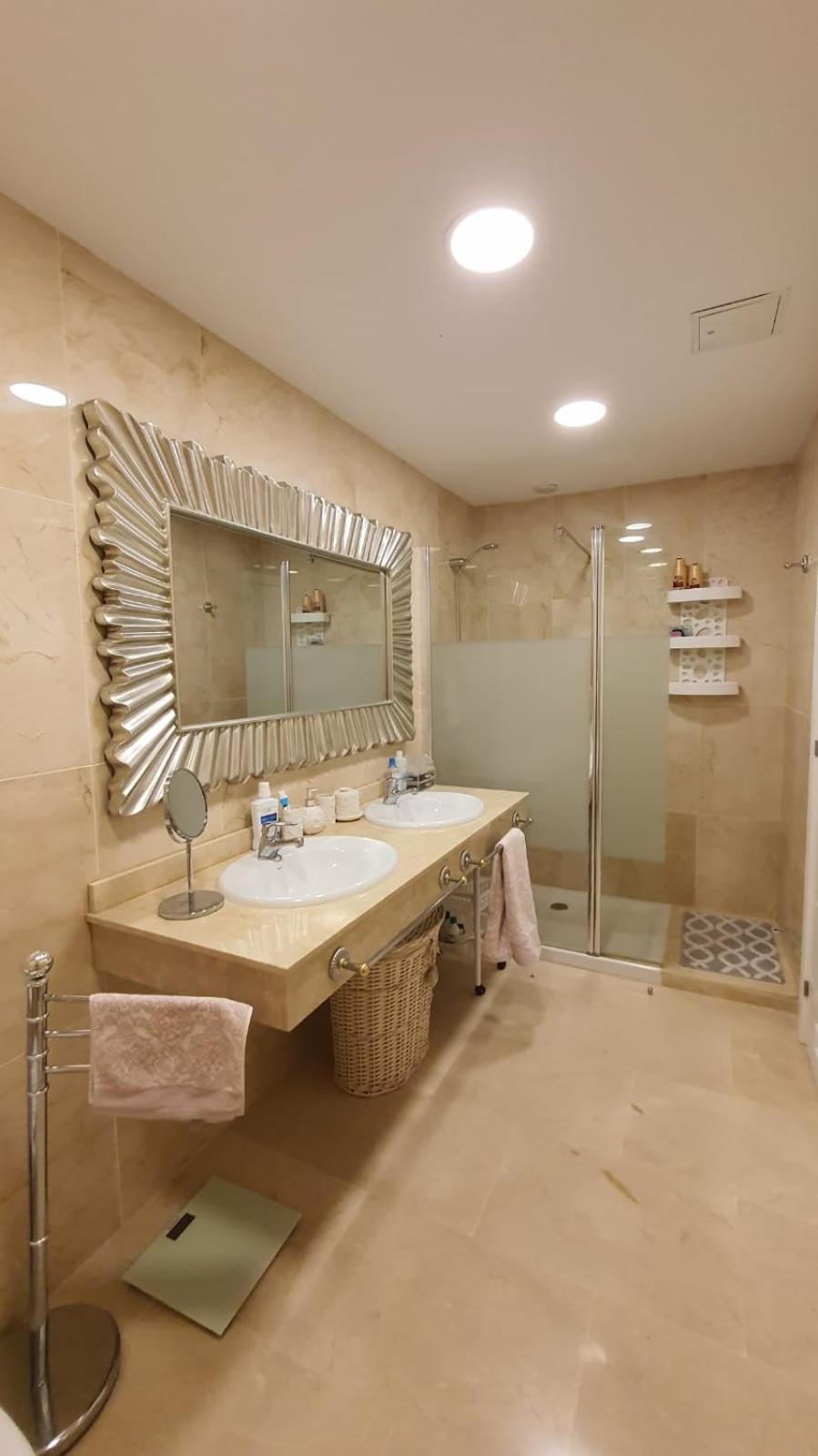 Magnolia Luxury Apartment by AltamarHomes