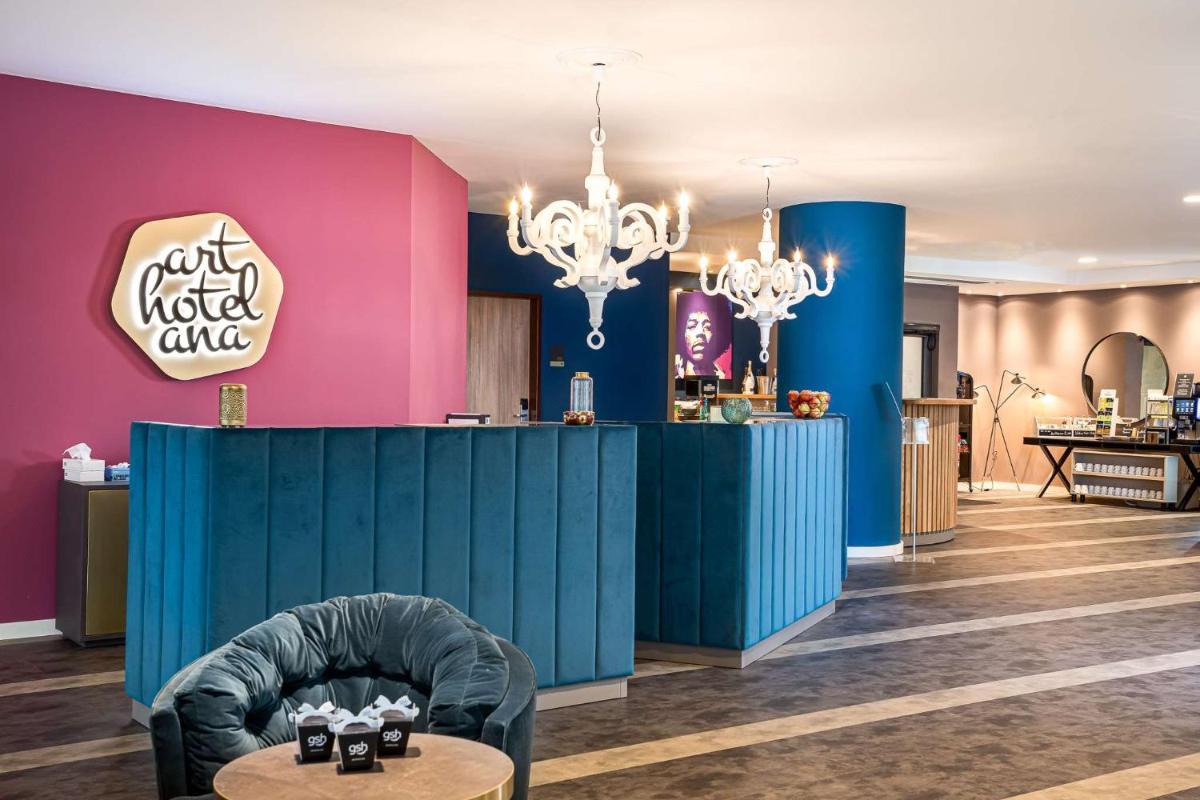 hotel reception