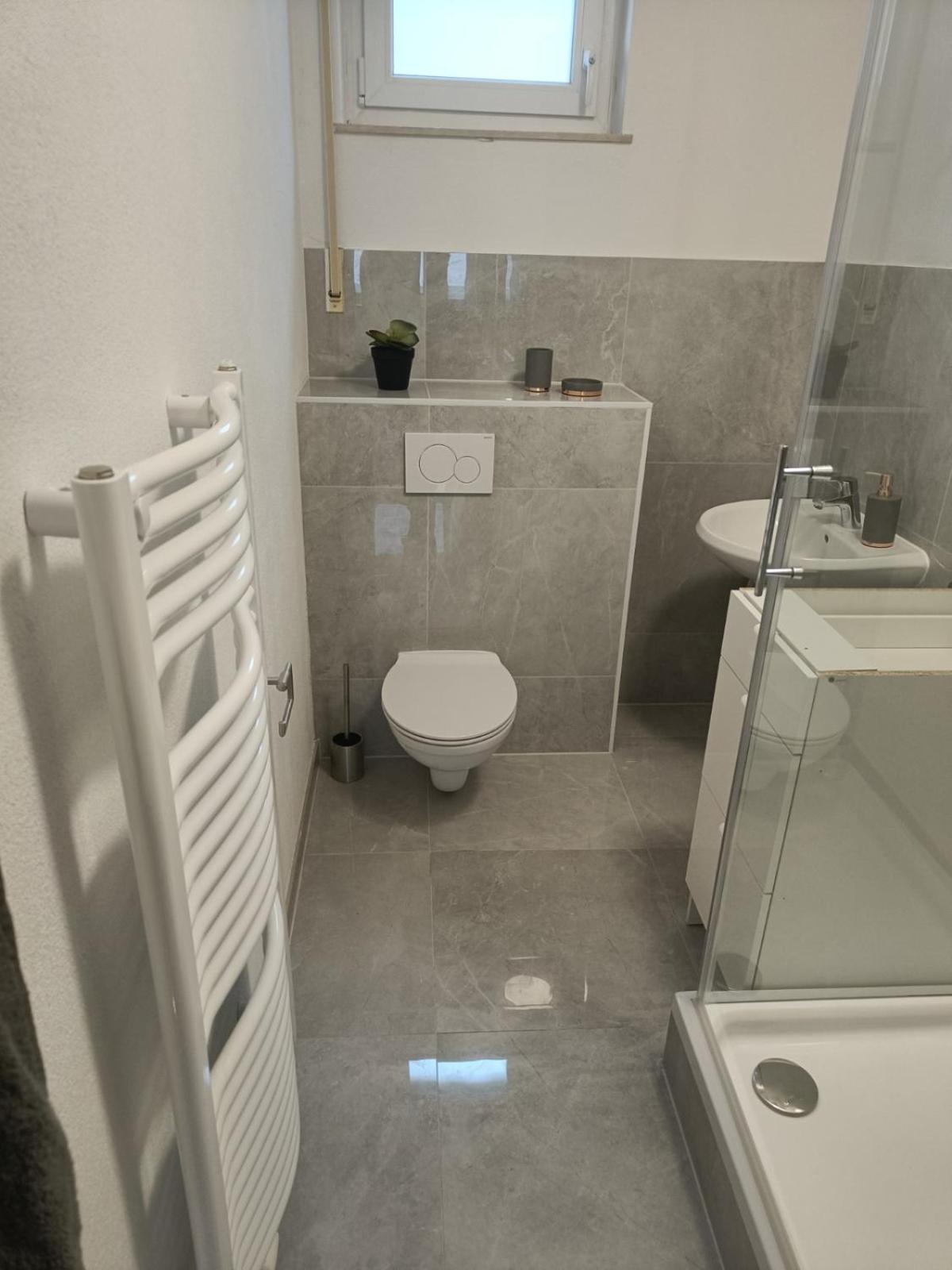 Apartments & möblierte Zimmer in Kahl am Main, Self-Check-In, W-Lan, Küchenzeile für Selbstversorgung, PKW-Platz