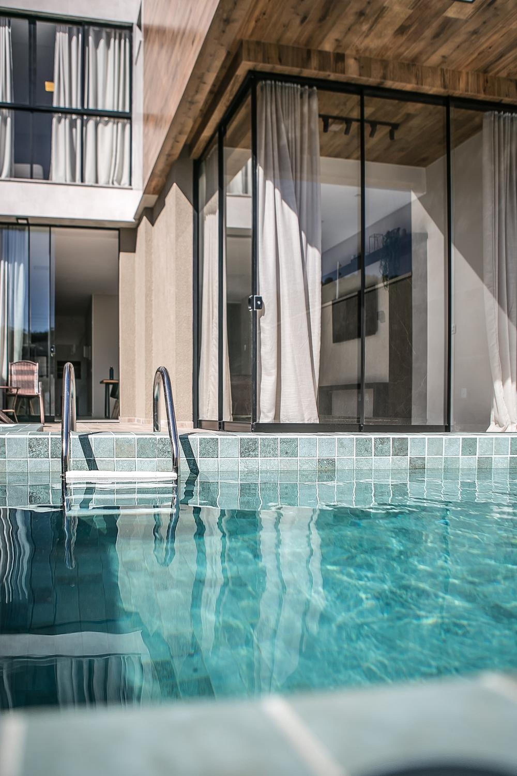 Casa Requinte, 4 suítes, piscina I