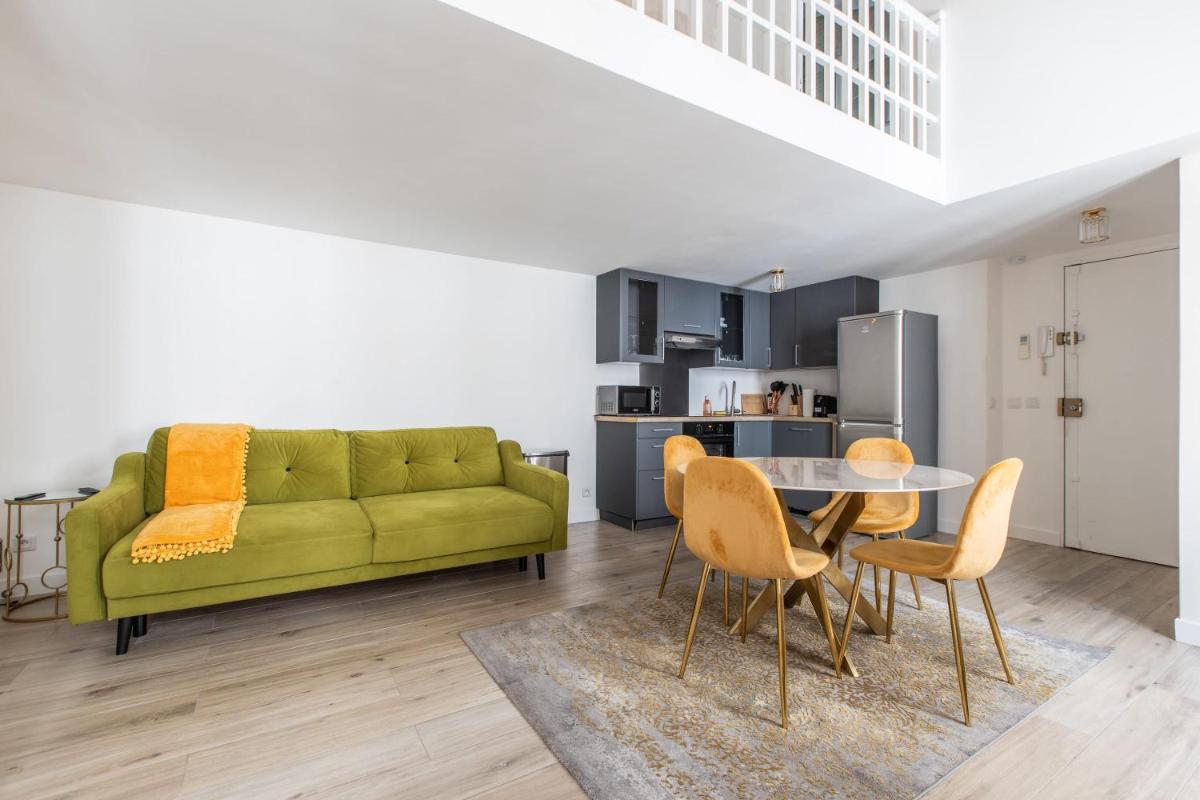 Beautiful City Center & Renovated Duplex Minutes from Beaches & Palais photo 2