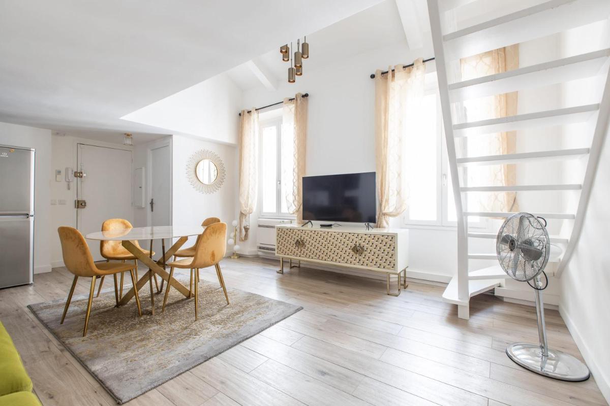 Beautiful City Center & Renovated Duplex Minutes from Beaches & Palais photo 4