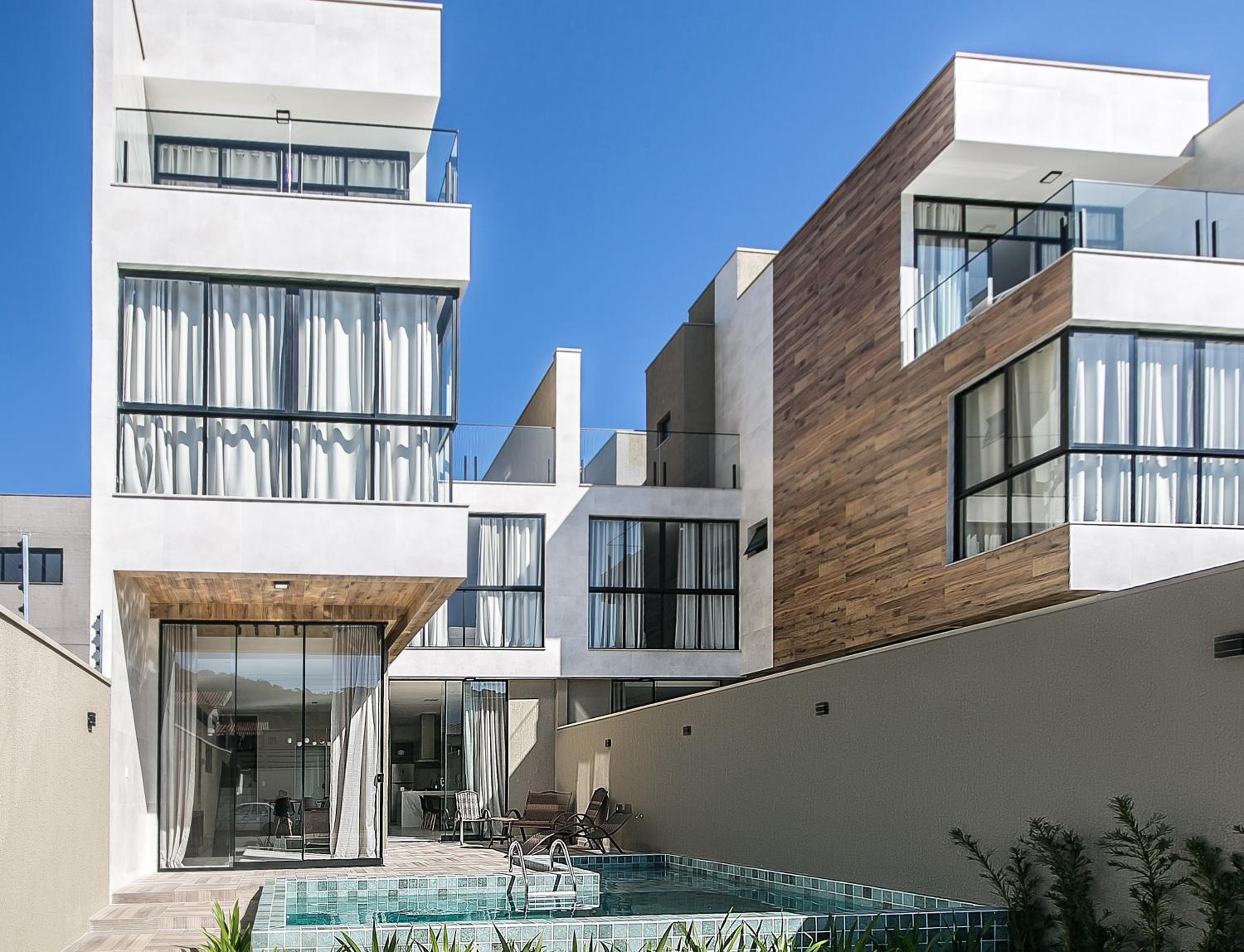 Casa Requinte, 4 suítes, piscina I