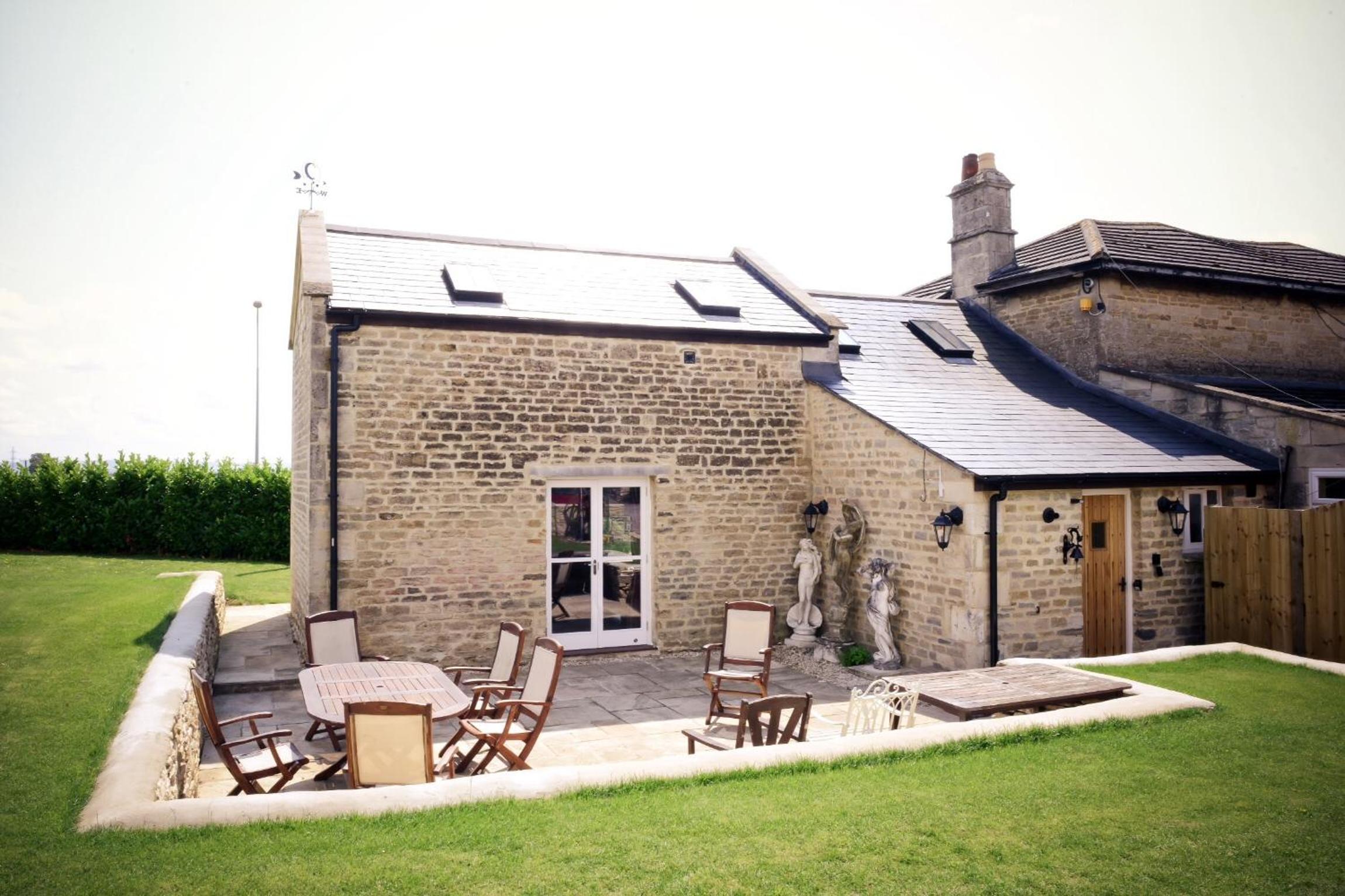 Crossroads Farm - Queen Anne's Stable