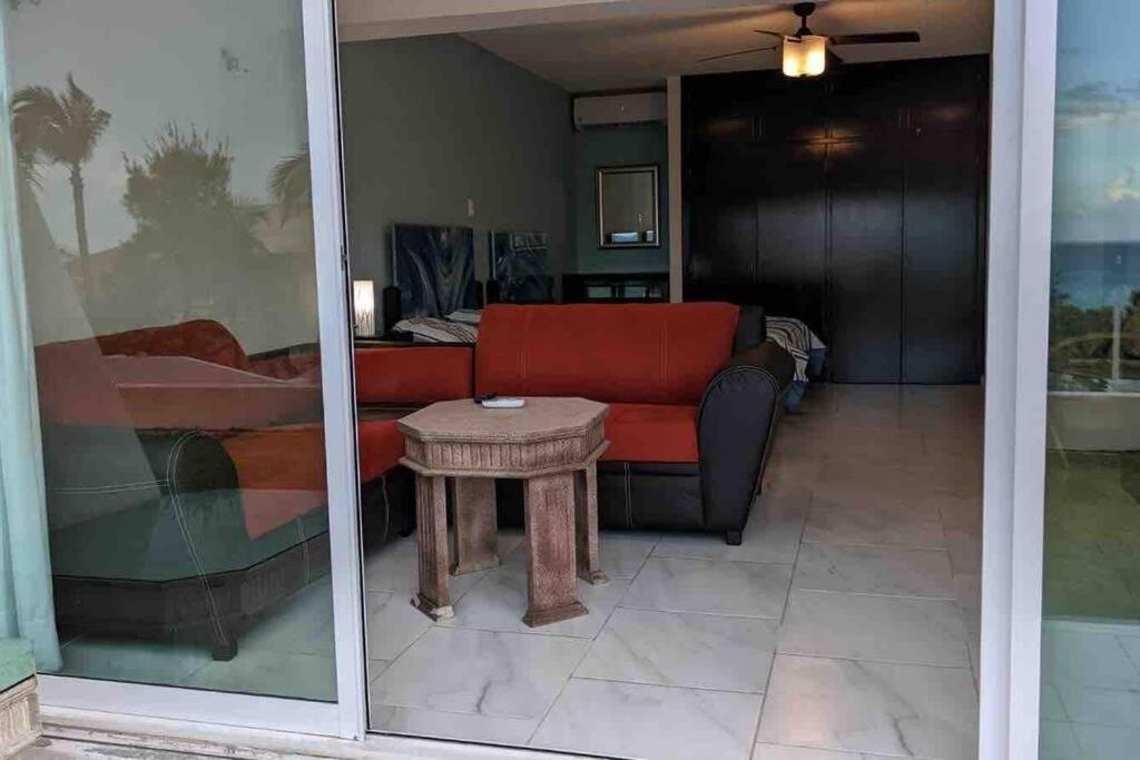 Cancun Oceanfront, Entire Apartment