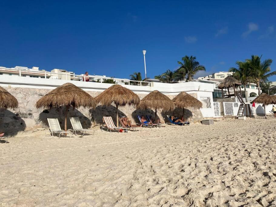 Cancun Oceanfront, Entire Apartment