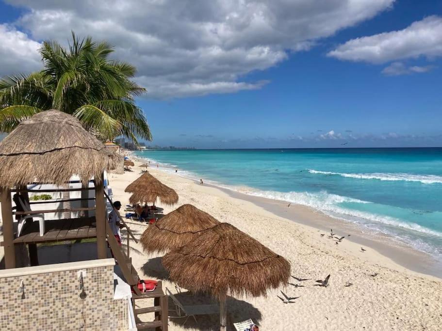 Cancun Oceanfront, Entire Apartment