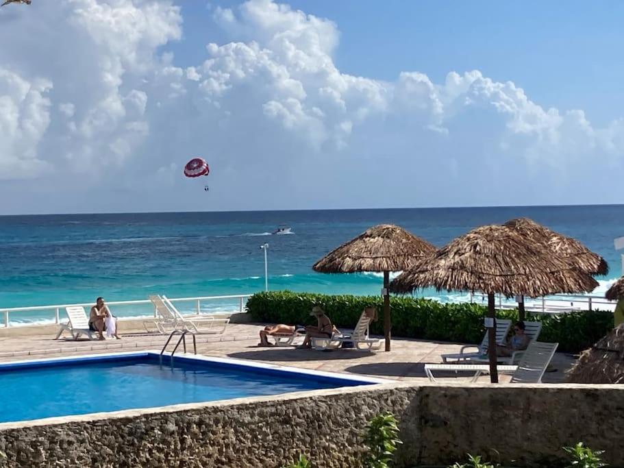 Cancun Oceanfront, Entire Apartment