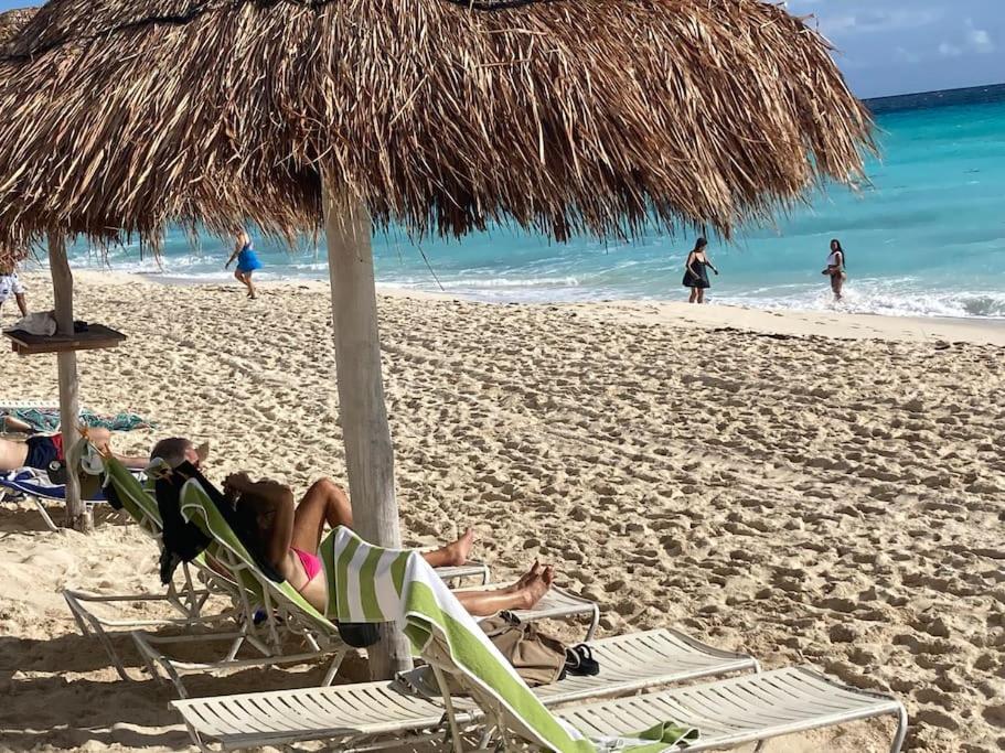 Cancun Oceanfront, Entire Apartment