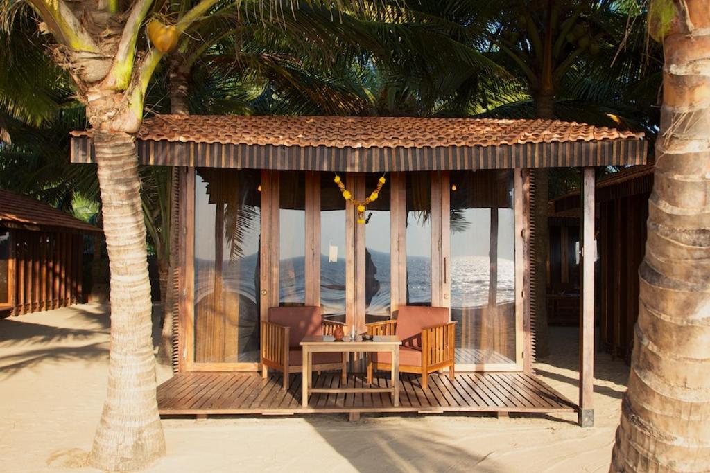 Dunhill Beach Resort