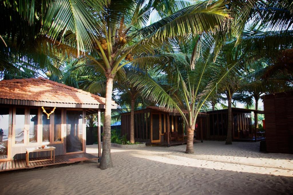 Dunhill Beach Resort