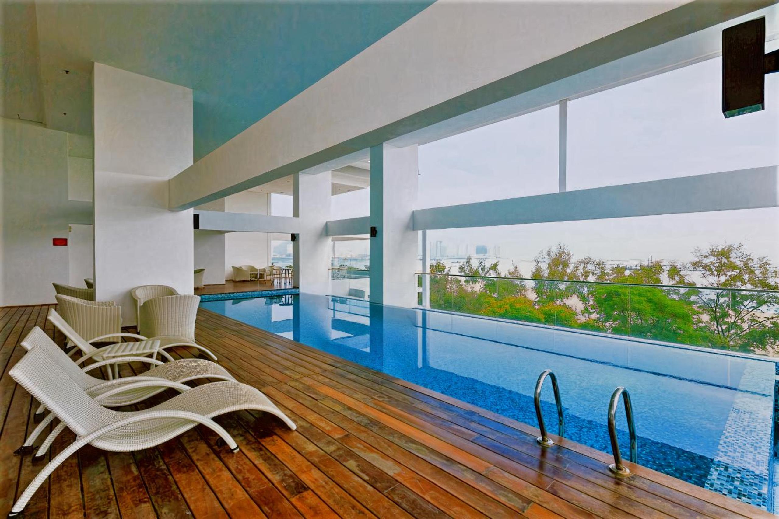 Sunrise Gurney Premium Suite - Gurney Drive