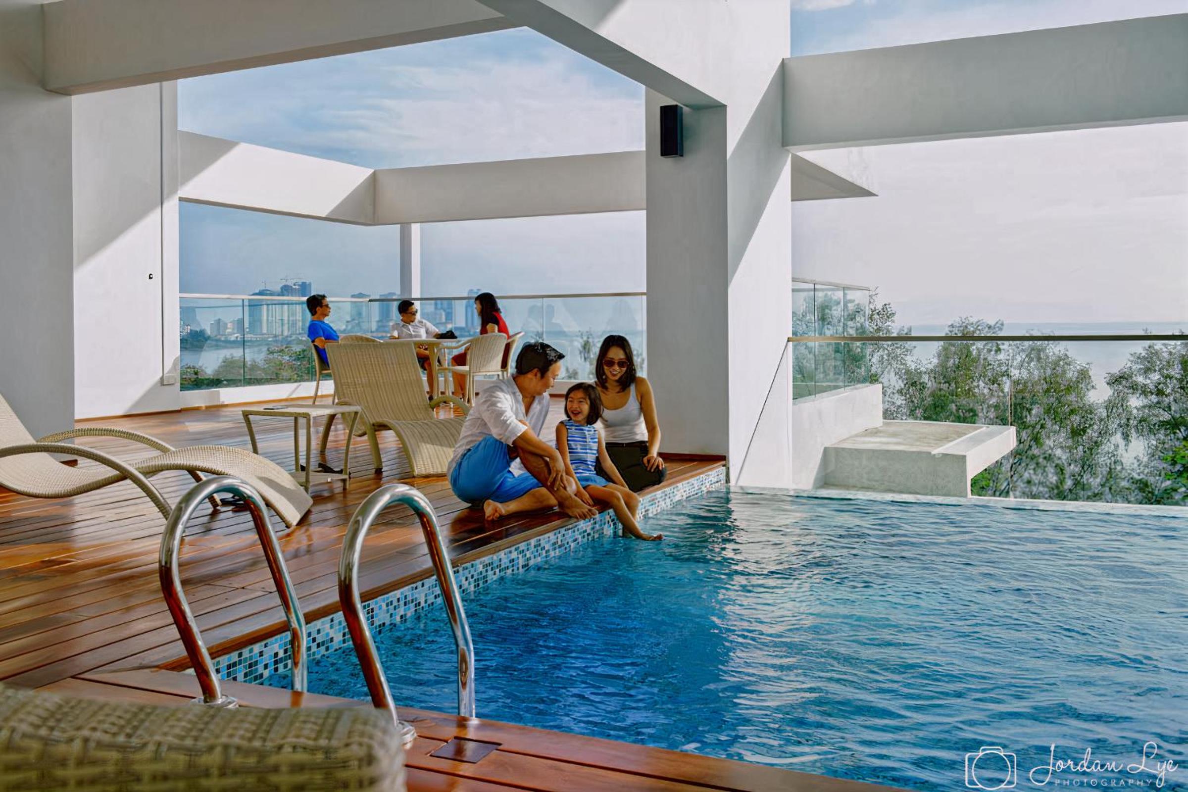 Sunrise Gurney Premium Suite - Gurney Drive