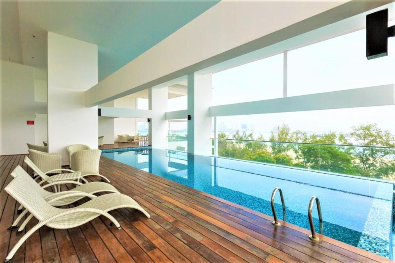 Sunrise Gurney Premium Suite - Gurney Drive
