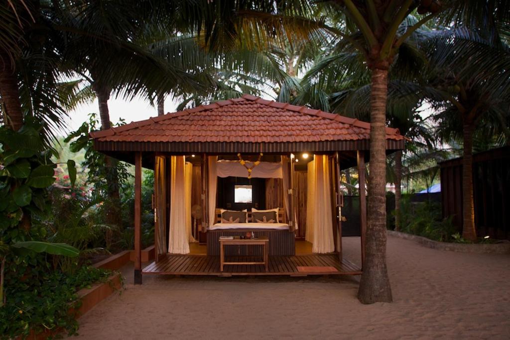 Dunhill Beach Resort