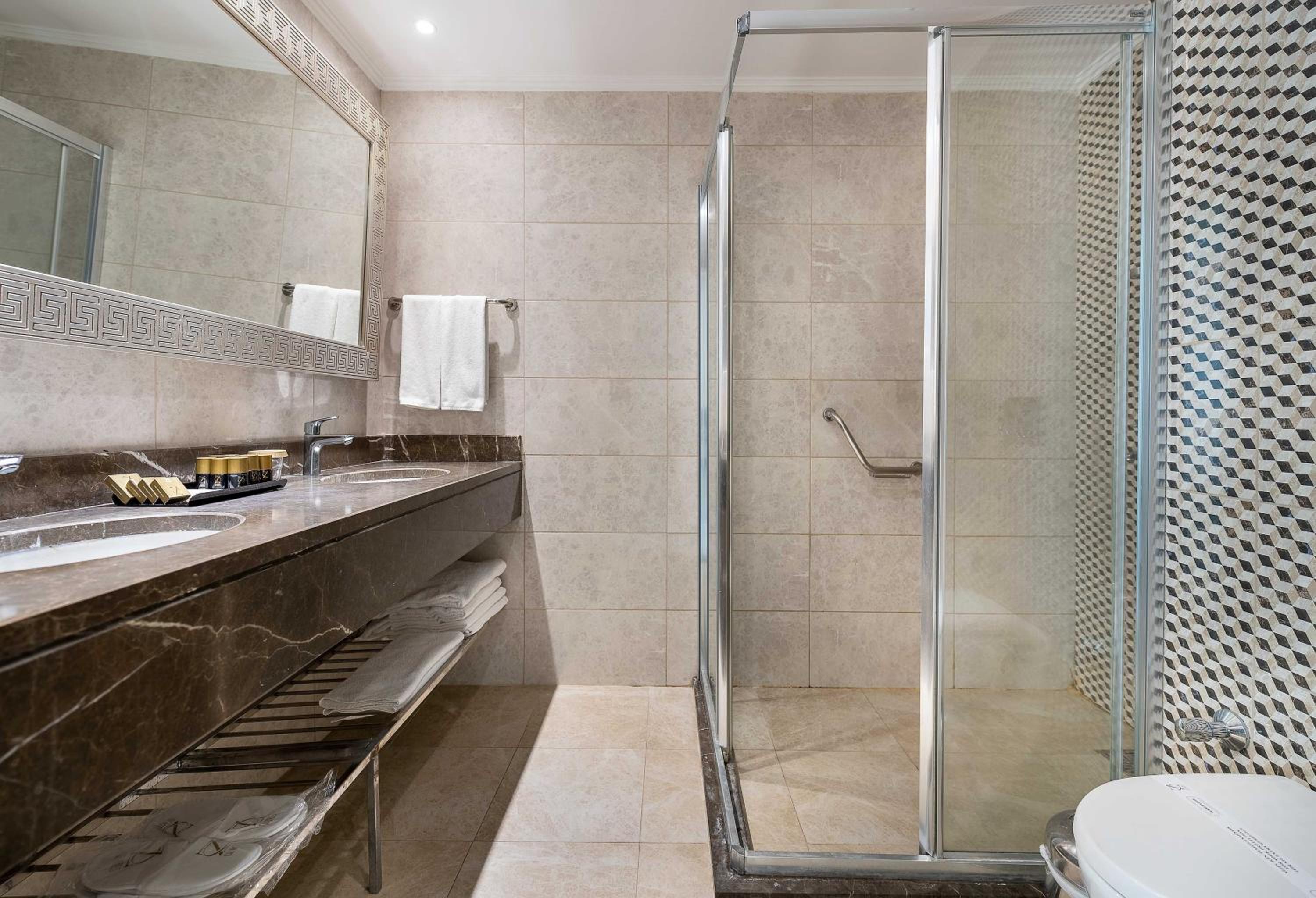 Oz Hotels Side Premium - Image 137