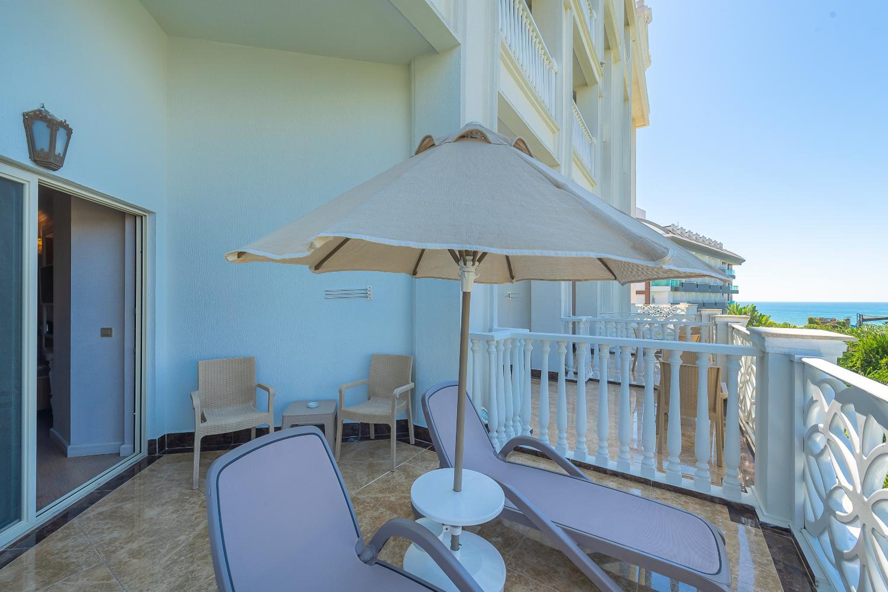 Oz Hotels Side Premium - Image 225